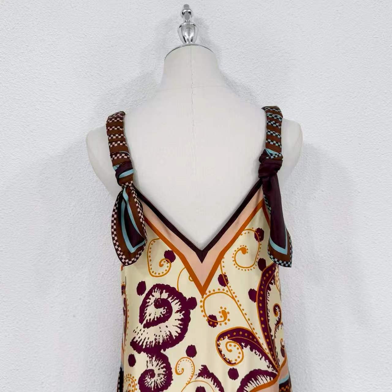 2026 WOMEN Lovestahl Niche Wilson Patchwork Retro Print Silk Slip Maxi Dress Women Bow Tie Spaghetti Strap V Neck Irregular Hanky Hem Luxury 100% Silk Vacation Long Dress Size 6-12 Ready To Ship