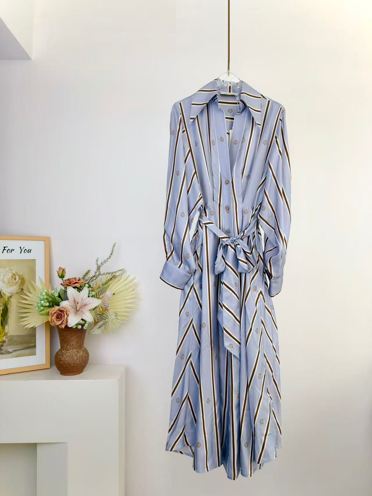 Lovestahl Spring Ready-To-Wear 100% Silk Striped Logo Print Shirt Maxi Dress Women Long Sleeve Pleated Detachable Scarf Tie Belt Side Pocket Elegant Long Dress Style