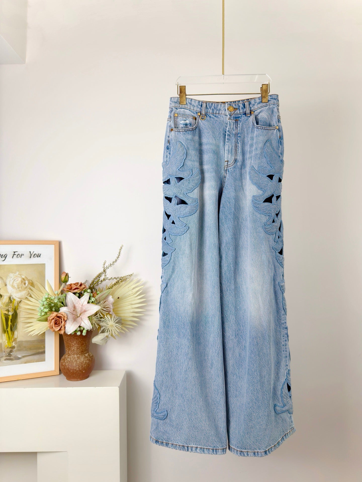 LOVESTAHL Vintage Washed Hollow Bird Applique Wide Leg Jeans Women Designer Runway Cutout Embroidery Denim Pants Contrast Stitching Pleated Trousers