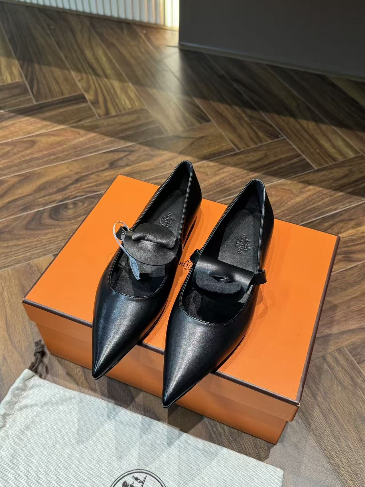 LOVESTAHL Pointed Toe Kelly Buckle Mary Jane Flats Imported Calfskin Suede Sheepskin Lining Italian Genuine Leather Injection Flat Shoes For Women Spring Summer