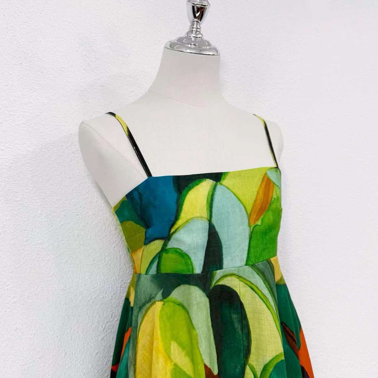 2026 WOMEN Lovestahl Niche Abstract Jungle Oil Print Slip Maxi Dress Women Thin Spaghetti Strap Elastic Bust 100% Linen Flowy A Line Long Resort Dress In Stock Size 6-12