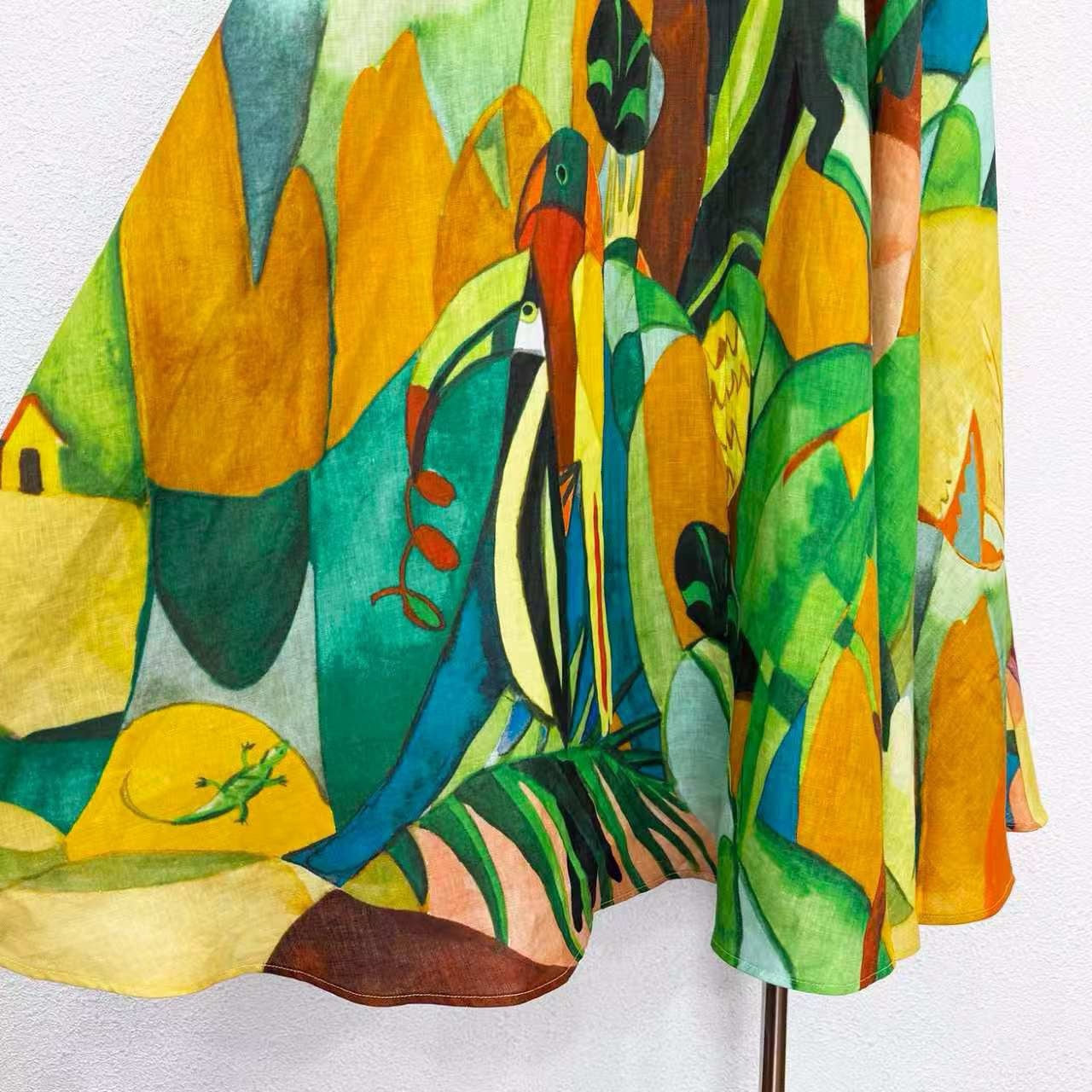 2026 WOMEN Lovestahl Niche Abstract Jungle Oil Print Slip Maxi Dress Women Thin Spaghetti Strap Elastic Bust 100% Linen Flowy A Line Long Resort Dress In Stock Size 6-12