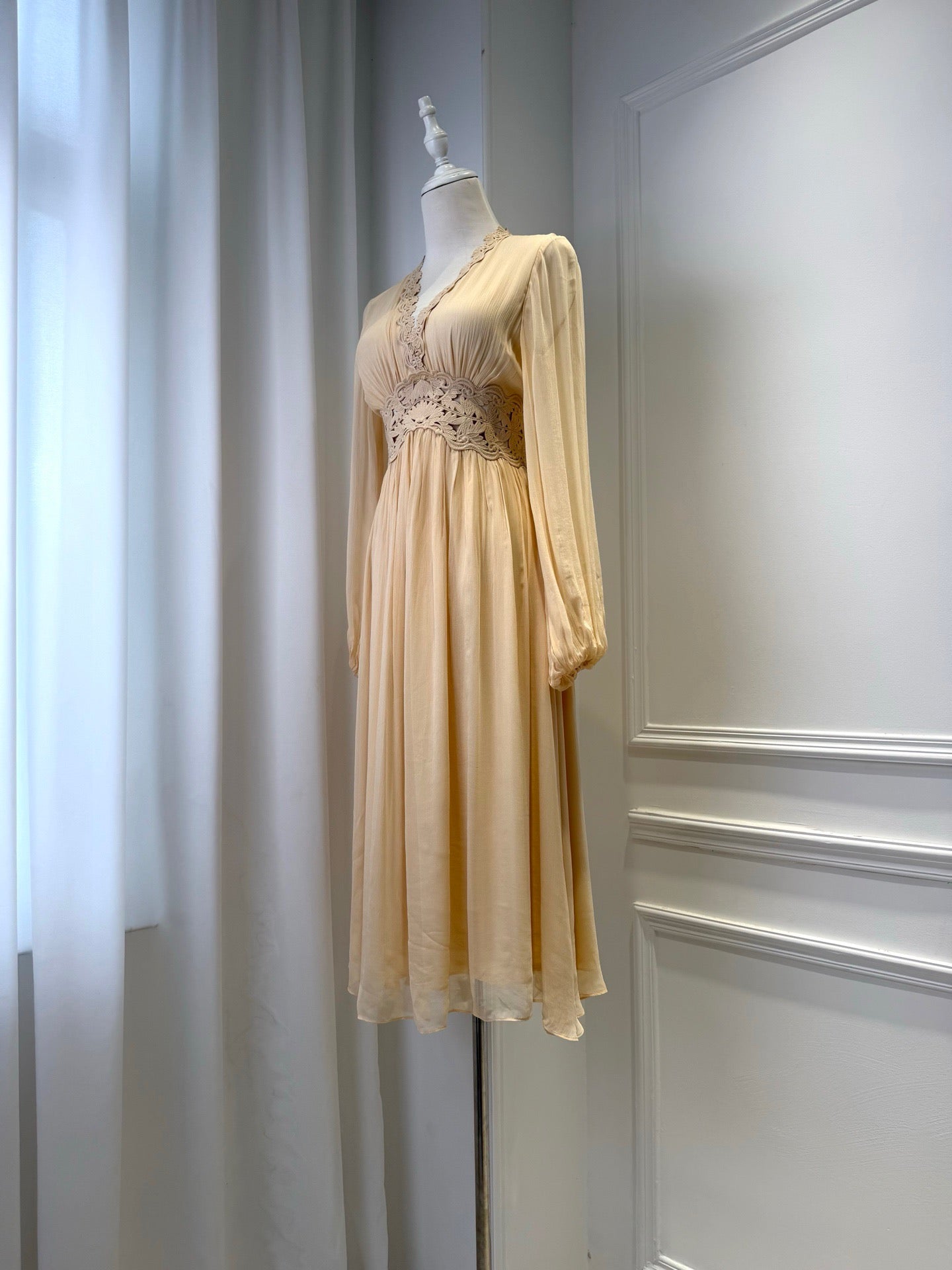 2026 Lovestahl Deep V Lace Puff Sleeve Dress For Wedding Guest
