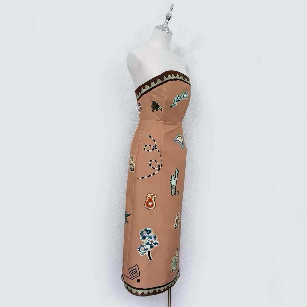 Lovestahl New Arrival Abstract Desert Camel Graffiti Print Strapless Midi Dress 83% Viscose 17% Linen With Cotton Lining Slim Bodycon Party Dress Sizes 6-12 In Stock