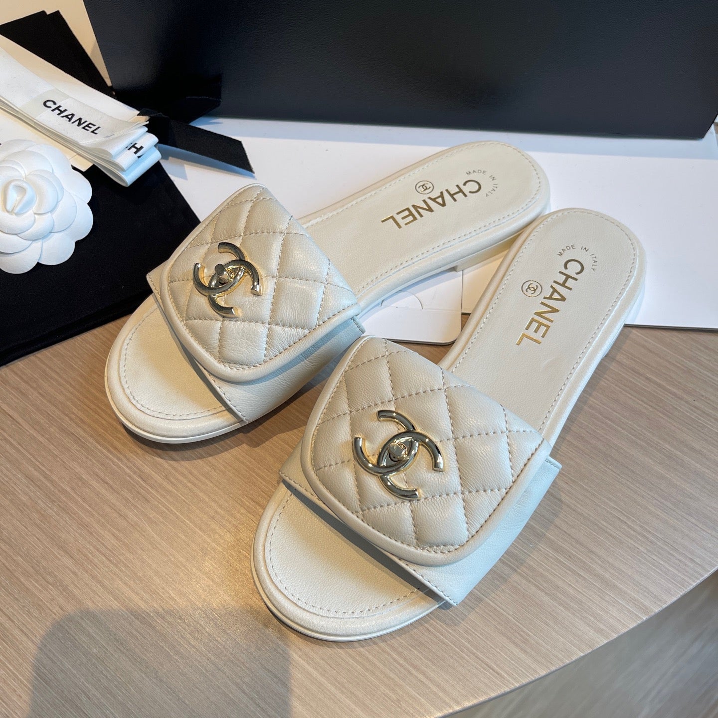 Lovestahl Early Spring Quilted Bag Buckle Slide Slippers Soft Imported Lambskin Genuine Leather Sole Casual Flat Slides Sizes 35-41