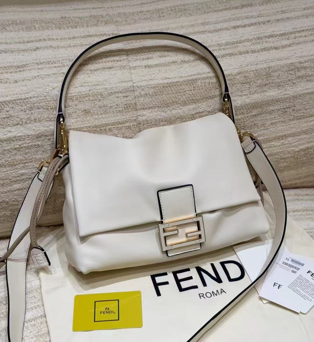LOVESTAHL Lambskin French Stick Bucket Hybrid Bag Soft Buttery Leather Drawstring Shoulder Bag Signature Metal Clasp Adjustable Strap Lazy Luxury Handbag Size 26.5x8.5x18cm