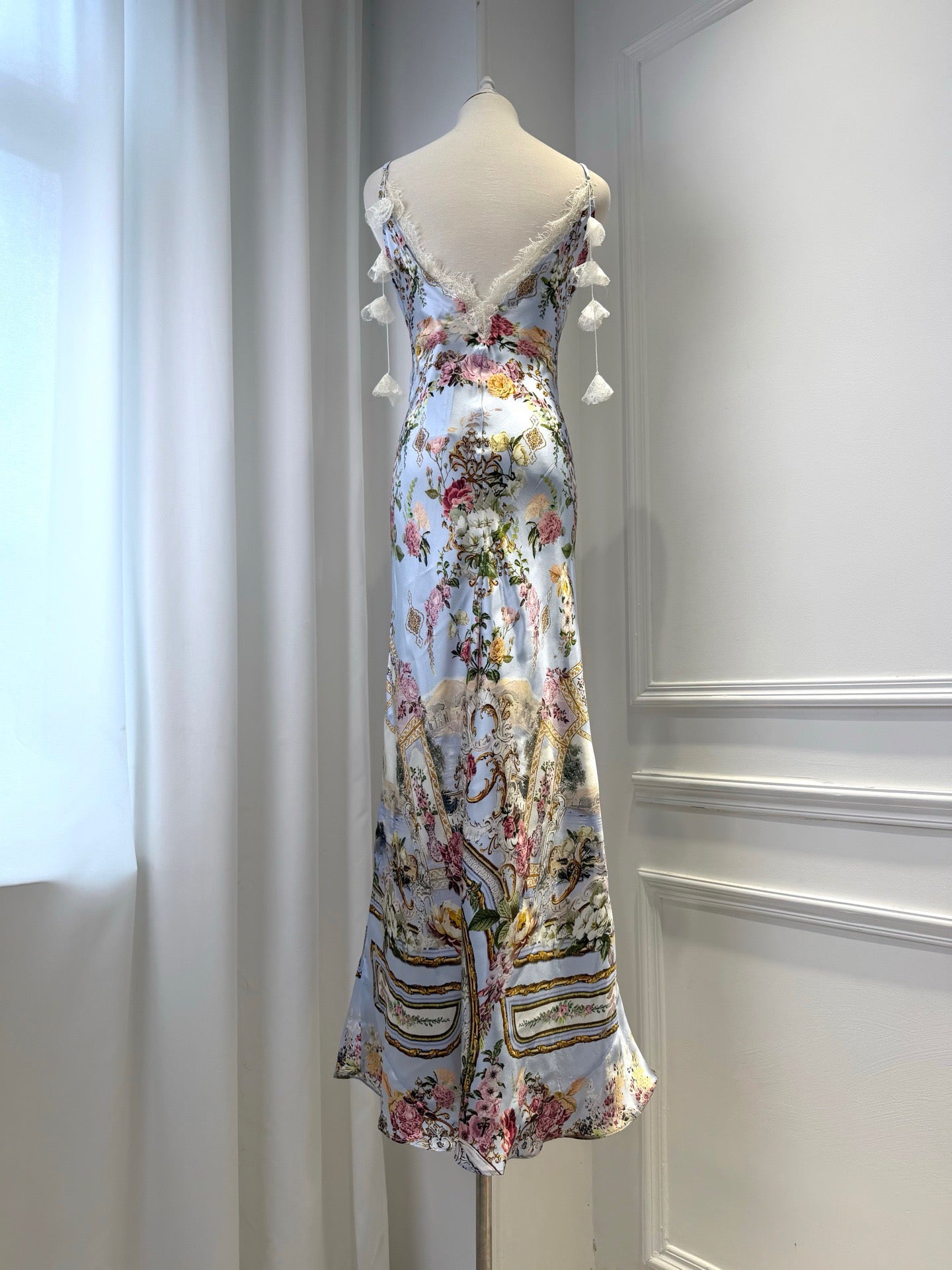 LOVESTAHL Romantic Floral Baroque Print Satin Mermaid Maxi Dress Women V Neck Lace Trim Tassel Spaghetti Strap Vacation Long Dress