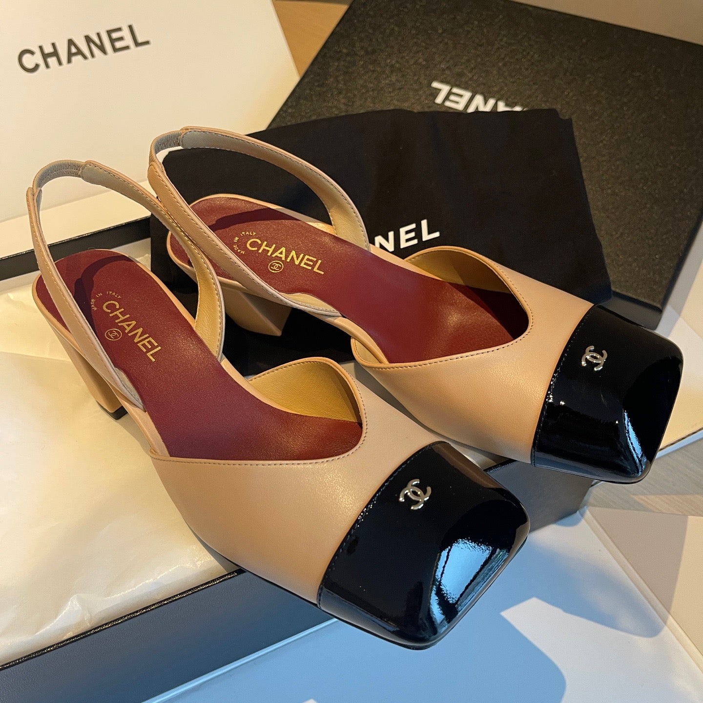 Lovestahl 2026S Spring Summer Square Toe Slingback Block Heels Cracked Gold Metal Cap Toe White Lambskin Retro French Dress Shoes 5-6CM Heel Sizes 35-41