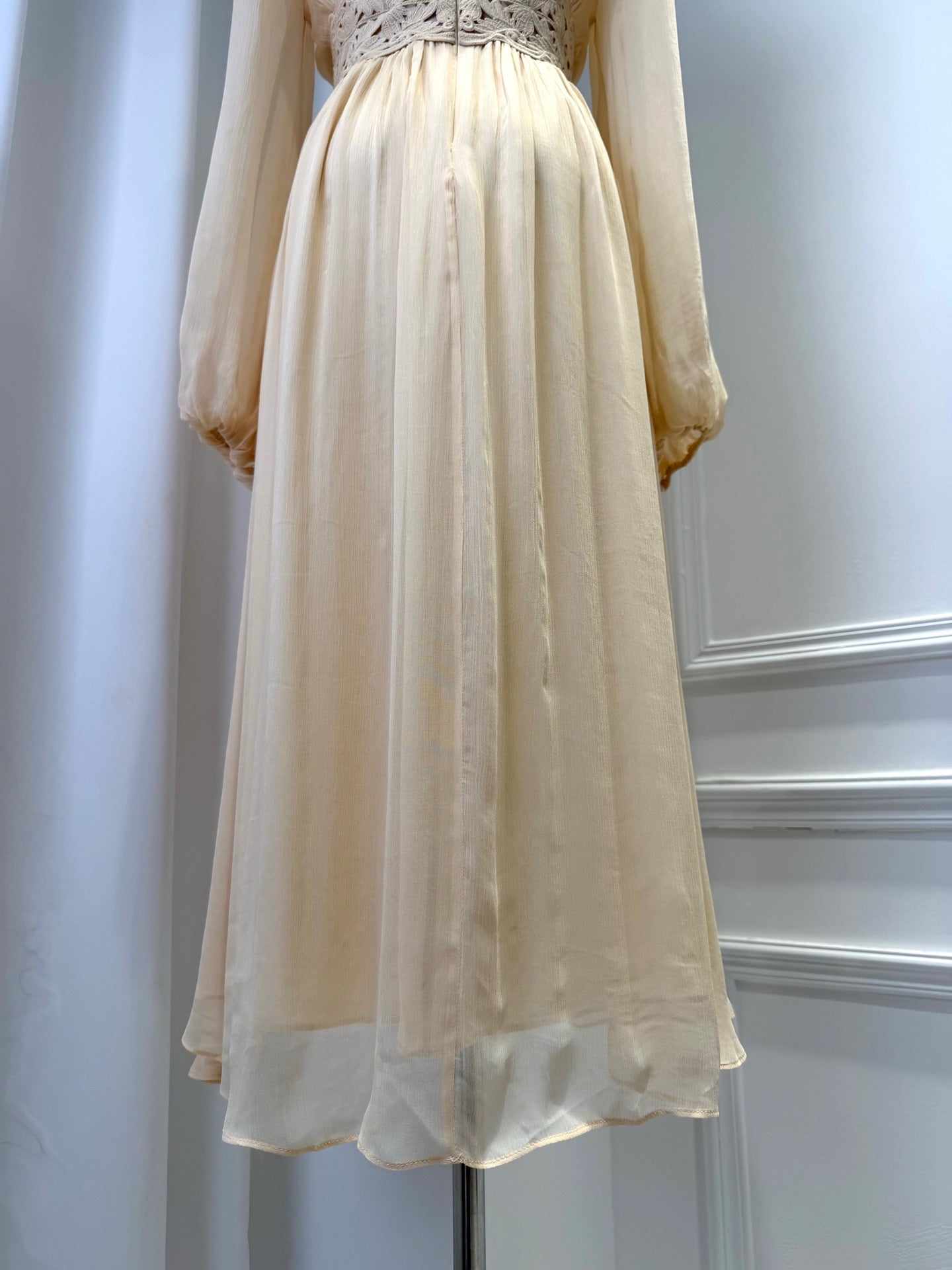 2026 Lovestahl Deep V Lace Puff Sleeve Dress For Wedding Guest