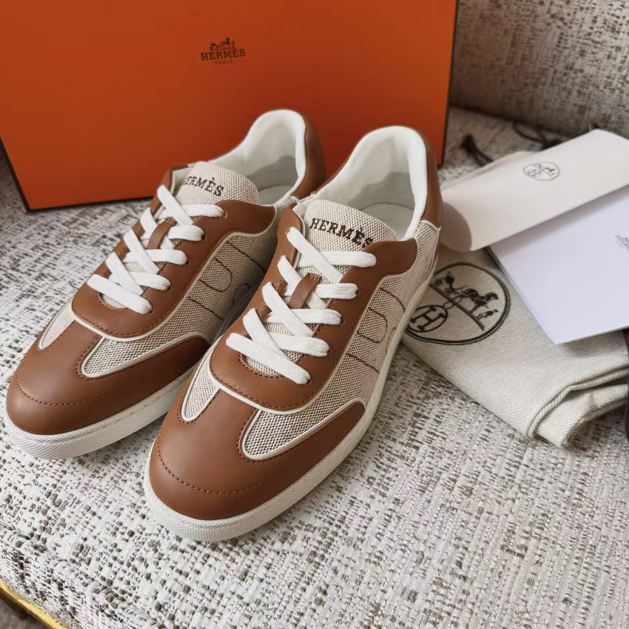 LOVESTAHL Women Retro Lace‑Up Sneakers, Genuine Cow‑Leather & Jacquard Canvas Panel Trainers, Gum‑Rubber Sole Casual Walking Shoes
