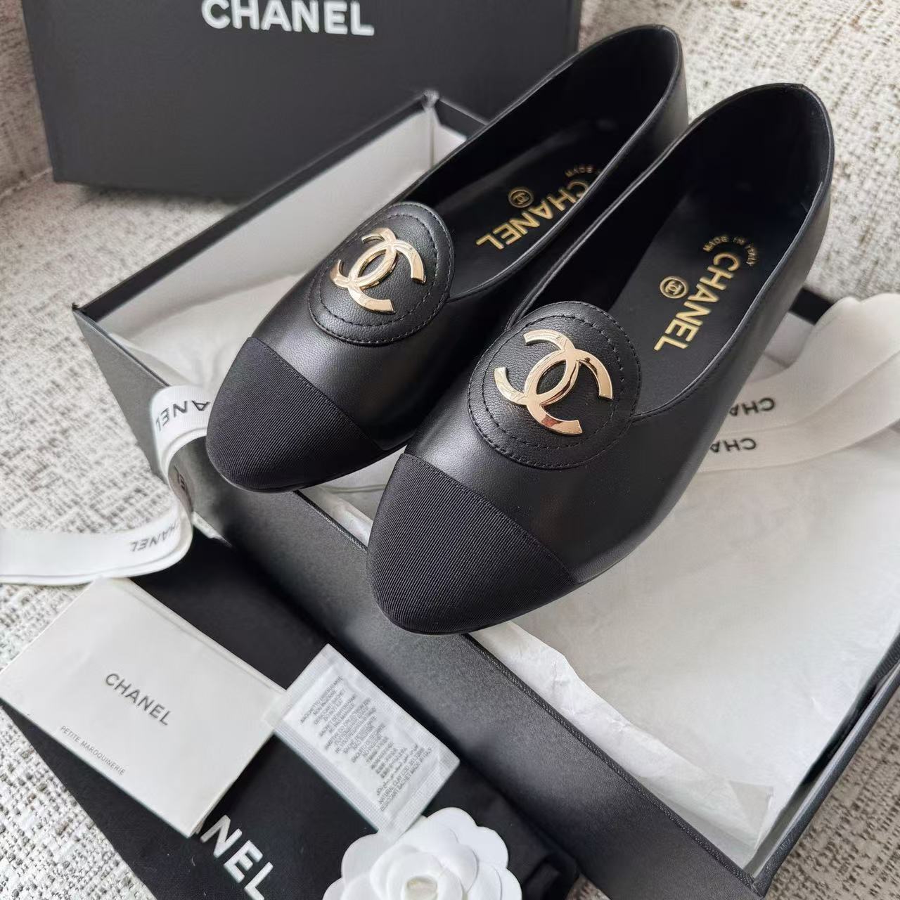 LOVESTAHL Women Color‑block Ballet Flats, Genuine Cow‑Leather Round‑Toe Slip‑on Loafers, Metal‑Ornament Elegant Daily Dress Shoes