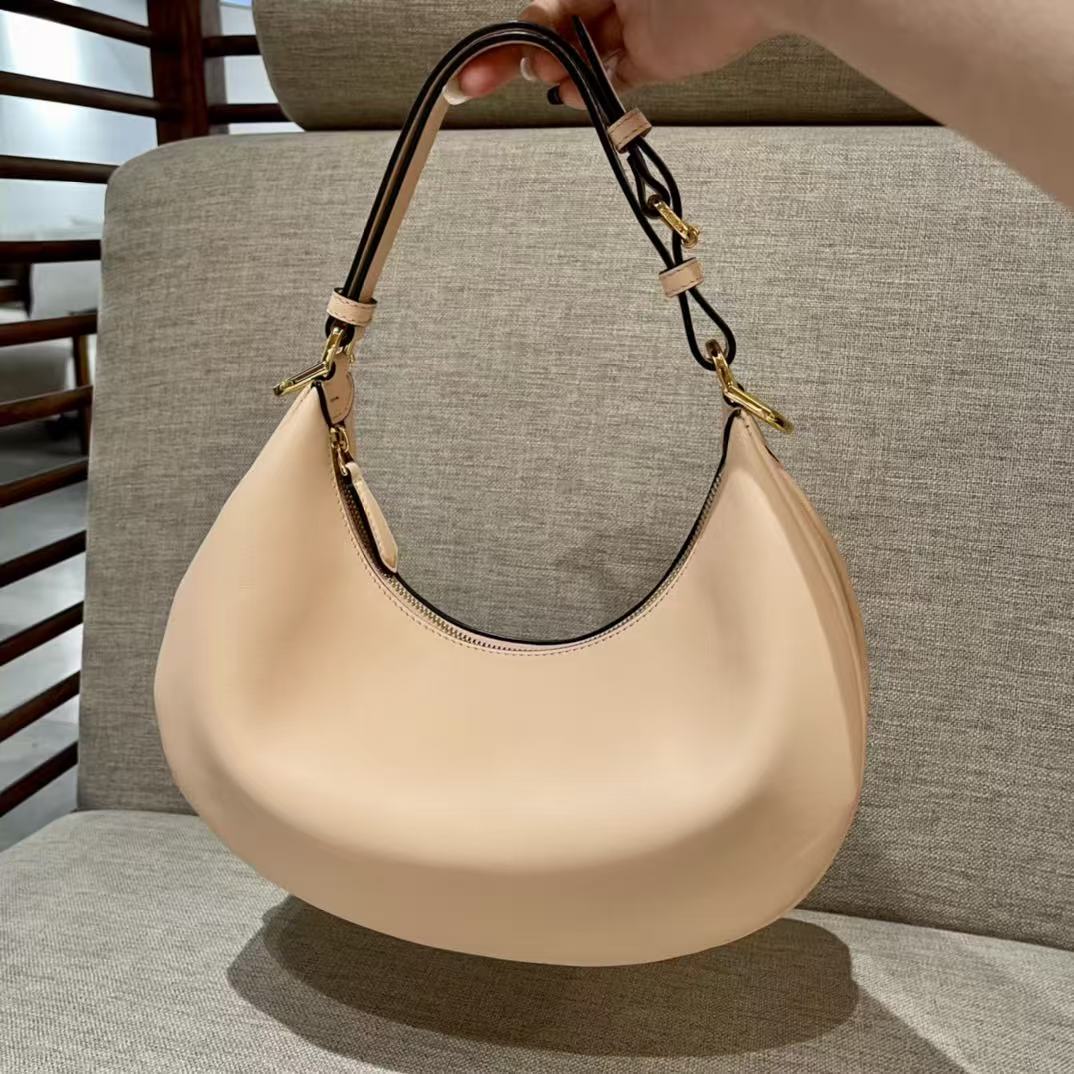LOVESTAHL White Crescent‑Shape Under‑Arm Hobo Bag
