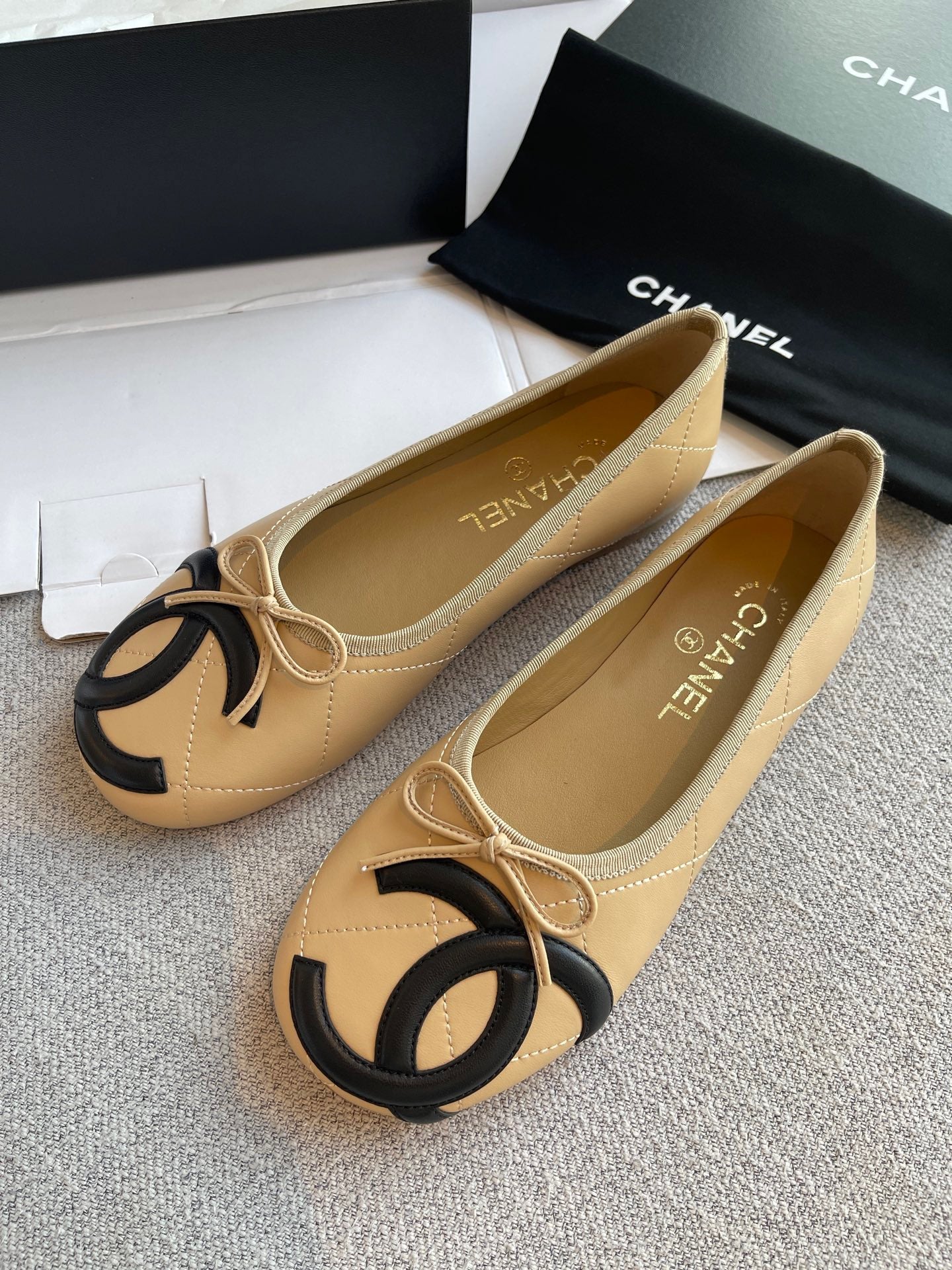 Lovestahl New Arrival 26 Cocobeach Quilted Lambskin Ballet Flats Big Contrast Logo Bow Retro Round Toe Four Colors Elegant Daily Shoes Sizes 35-41