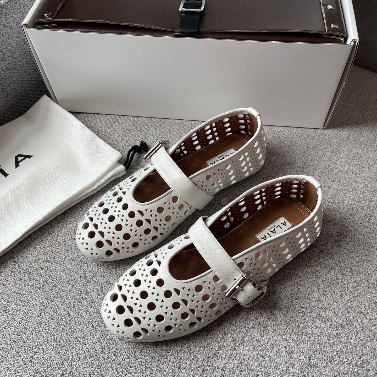 Lovestahl 2025 French Hollow Carved Mary Jane Ballet Flats Breathable Cutout Soft Elegant Daily Flat Shoes Sizes 35-41 Custom Non Refundable