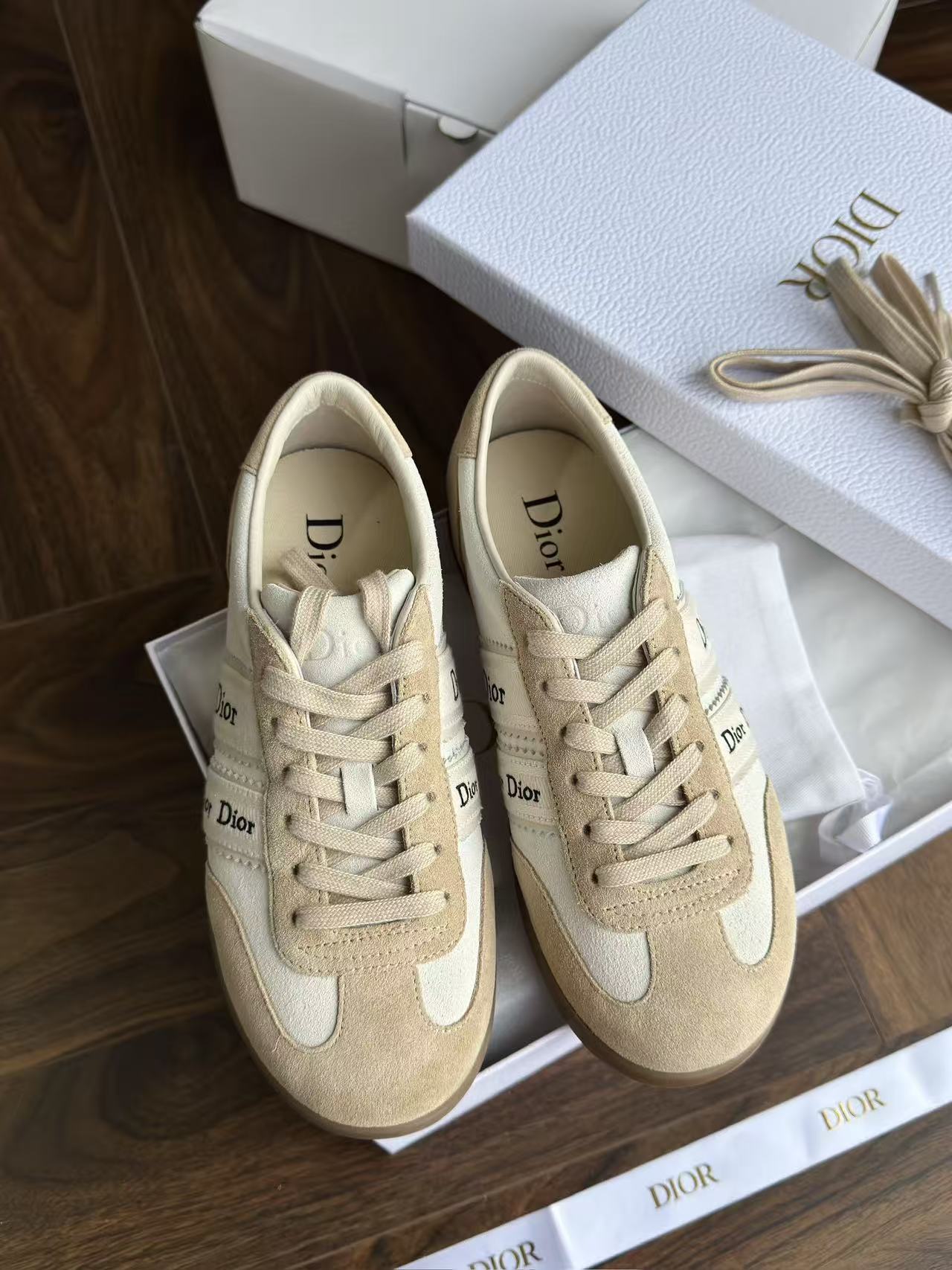 LOVESTAHL Rinnon Embroidered Ribbon Retro Sneakers Imported High-Gloss Nubuck Suede Mixed Sheepskin Lining Two-Tone TPU Outsole Women Casual Walking Shoes