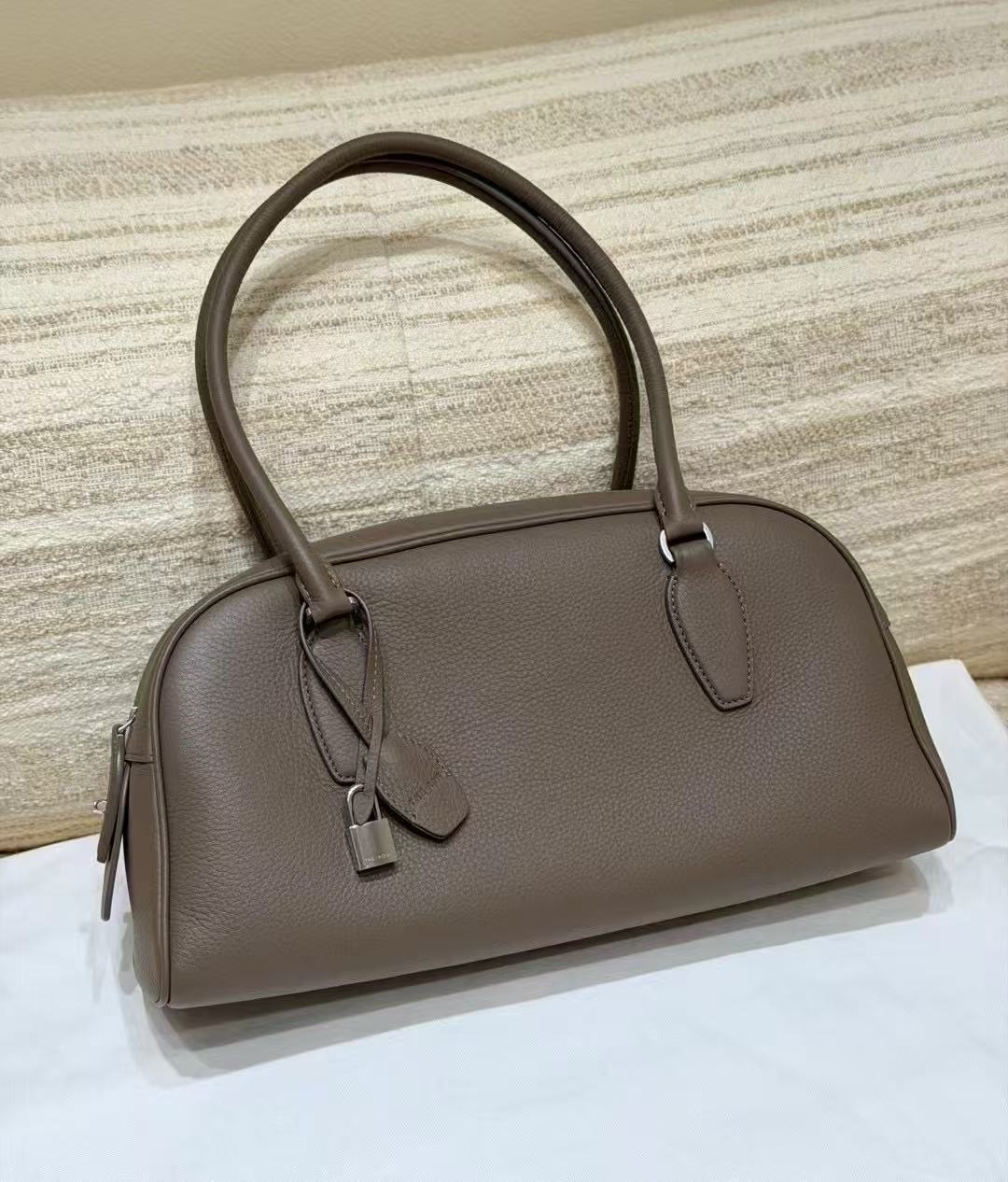 LOVESTAHL Timeless Bowling Bag Original Bonaudo Pebbled Cowhide Lambskin Lining Custom Lock Hardware Minimalist Rounded Shoulder Bag Luxury Long Lasting Handbag Size 32x12x16cm