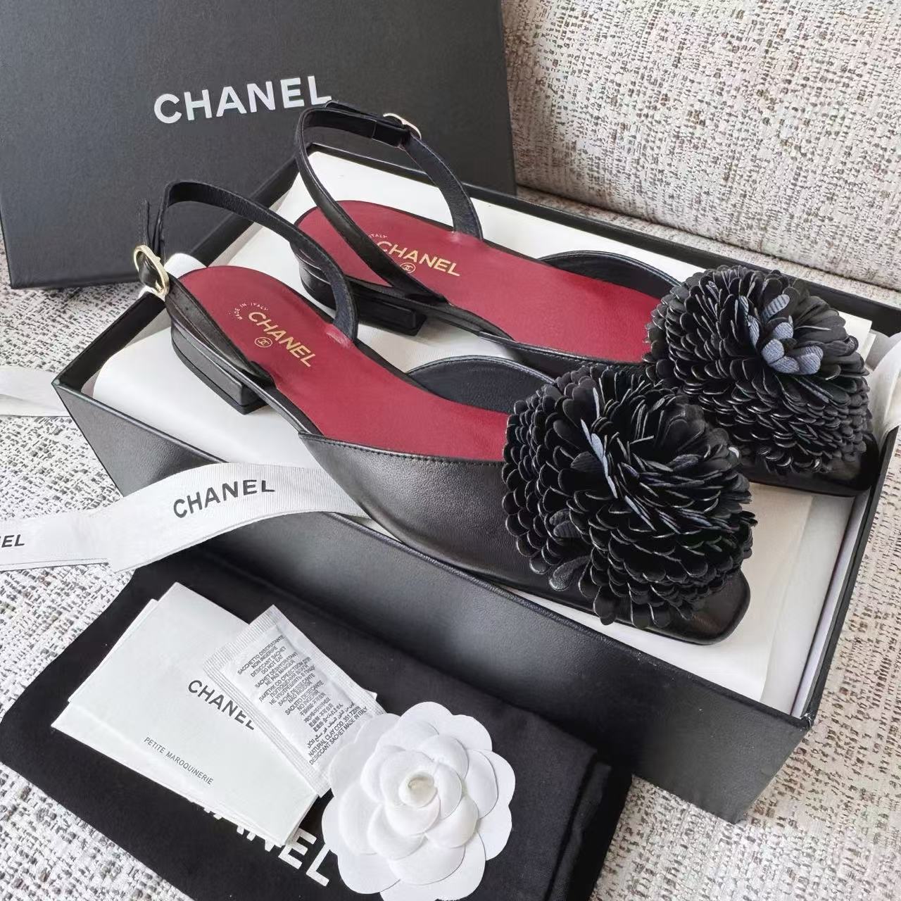 LOVESTAHL Women Sling‑back Flat Pumps, 3D Sequins Flower Square‑Toe Leather Mules, Adjustable Buckle Back‑Strap Elegant Dress Shoes