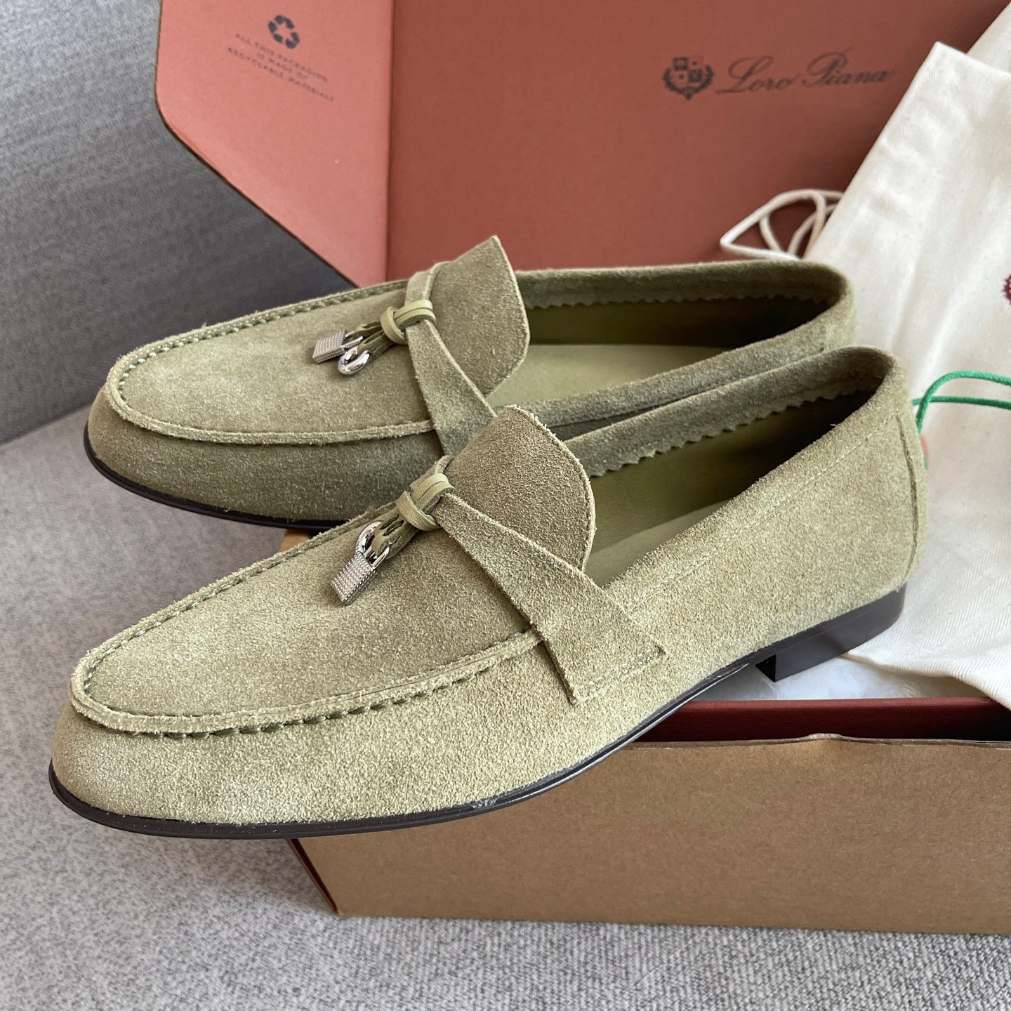 Lovestahl Luxury Suede Summer Charms Loafers 1CM Low Heel Metal Charms Genuine Cow Leather Insole Italian Grade A Leather Outsole Daily Elegant Shoes Sizes 35-42