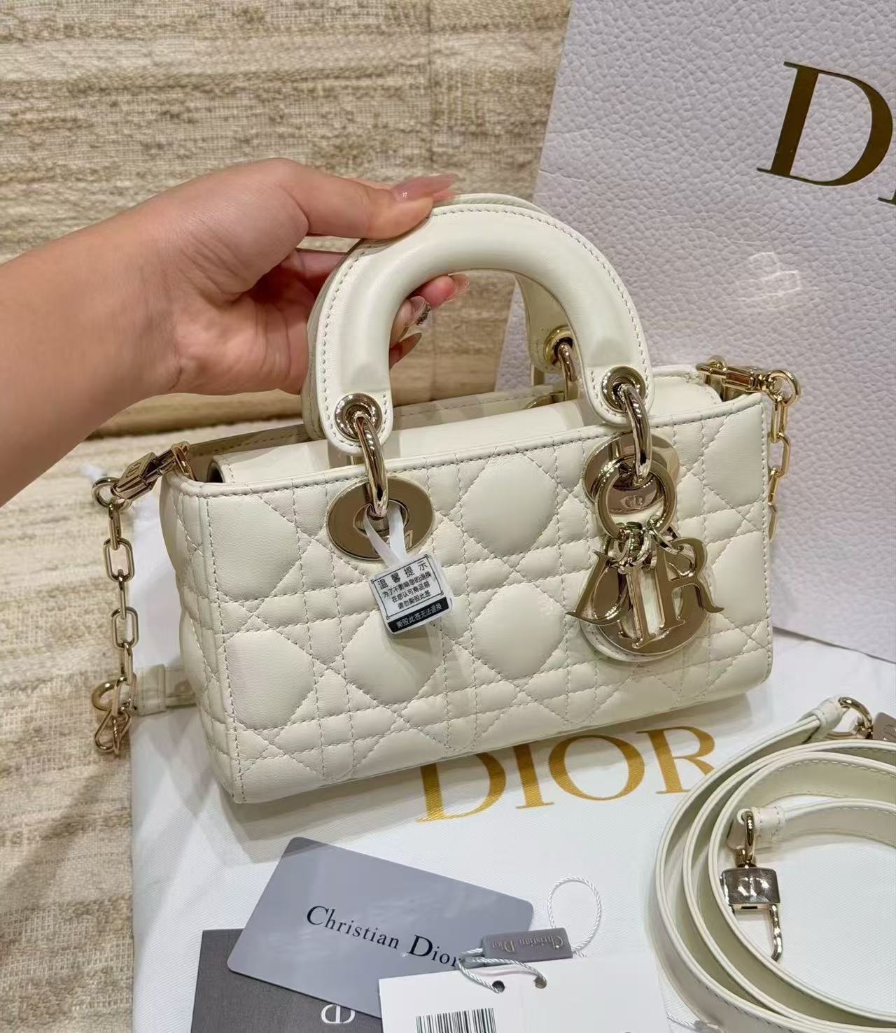 LOVESTAHL Cream White Horizontal Mini Quilted Lambskin Handbag Luxury Top Handle Bag Detachable Metal Chain Crossbody Bag Elegant Wedding Purse Size 19x12x7cm