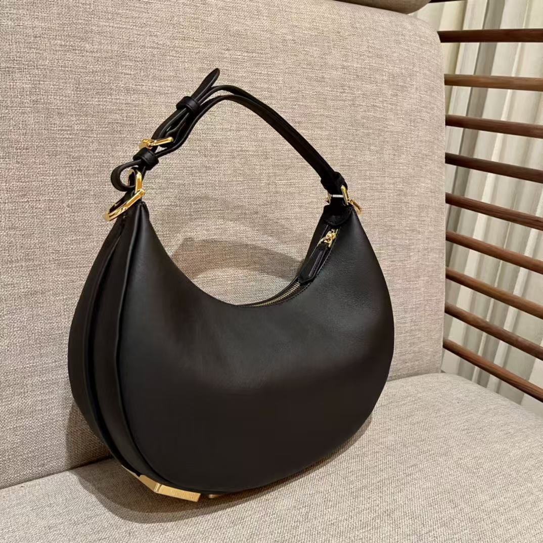 LOVESTAHL White Crescent‑Shape Under‑Arm Hobo Bag