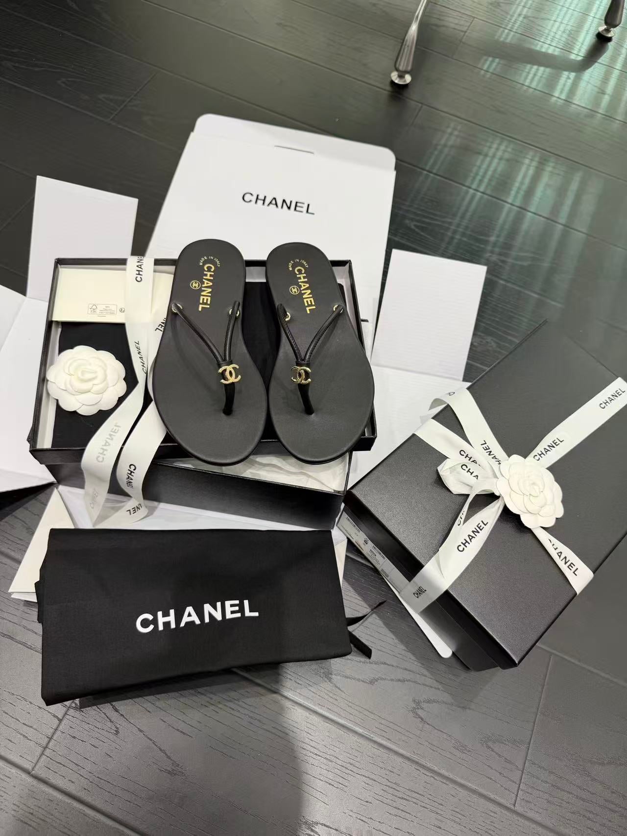 LOVESTAHL 26S Gold‑Buckle Genuine‑Leather Thong Flip‑Flops