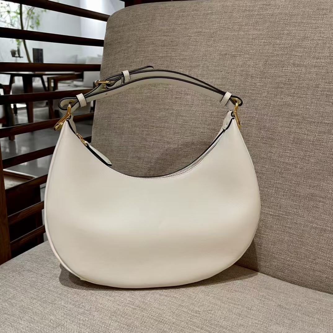 LOVESTAHL White Crescent‑Shape Under‑Arm Hobo Bag