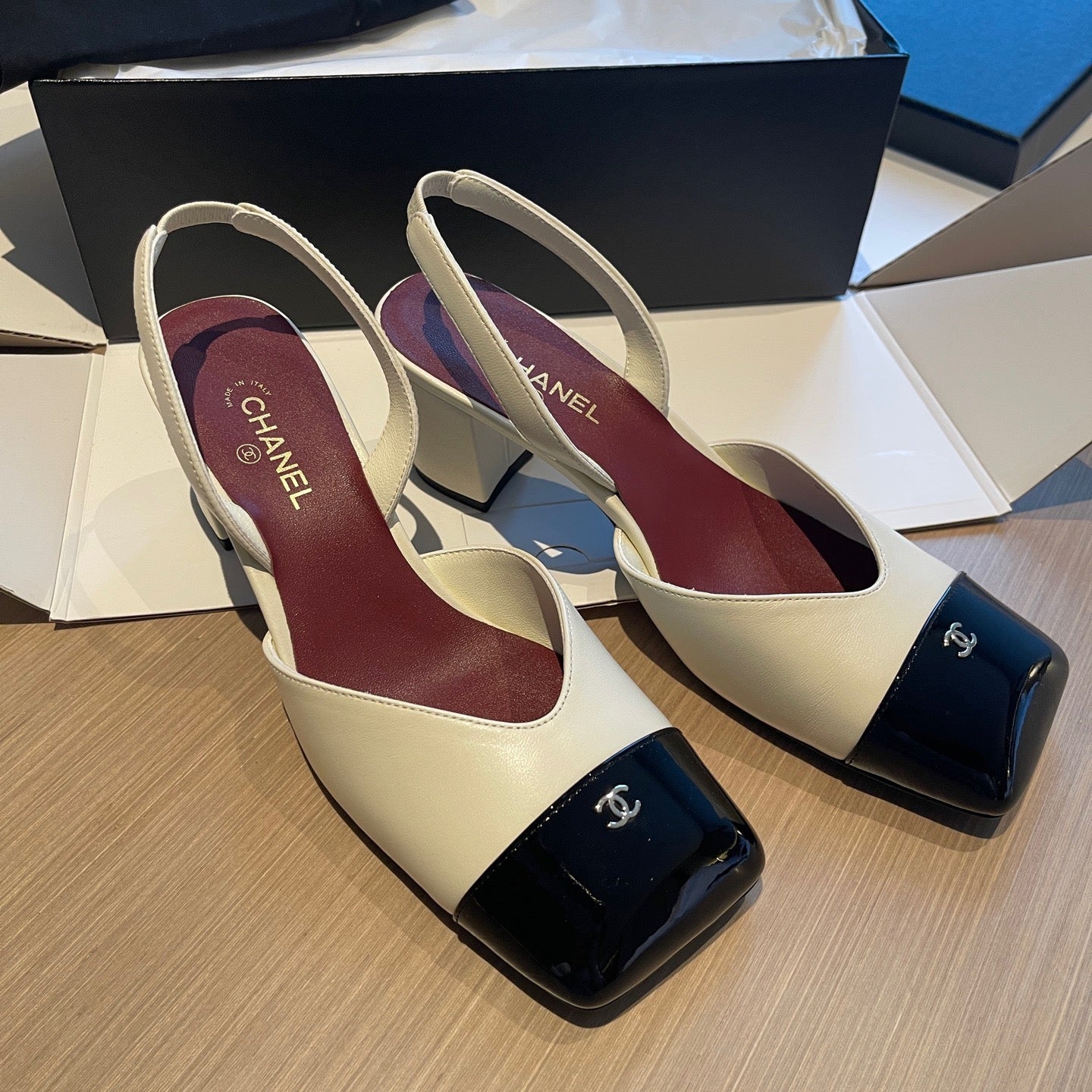 Lovestahl 2026S Spring Summer Square Toe Slingback Block Heels Cracked Gold Metal Cap Toe White Lambskin Retro French Dress Shoes 5-6CM Heel Sizes 35-41