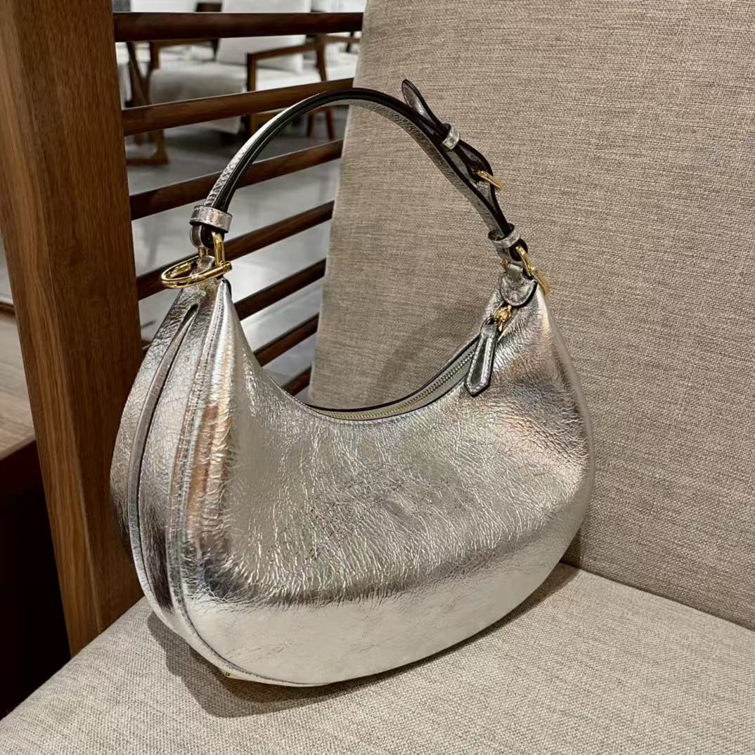LOVESTAHL White Crescent‑Shape Under‑Arm Hobo Bag