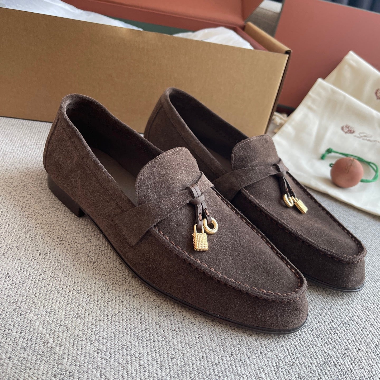 Lovestahl Luxury Suede Summer Charms Loafers 1CM Low Heel Metal Charms Genuine Cow Leather Insole Italian Grade A Leather Outsole Daily Elegant Shoes Sizes 35-42