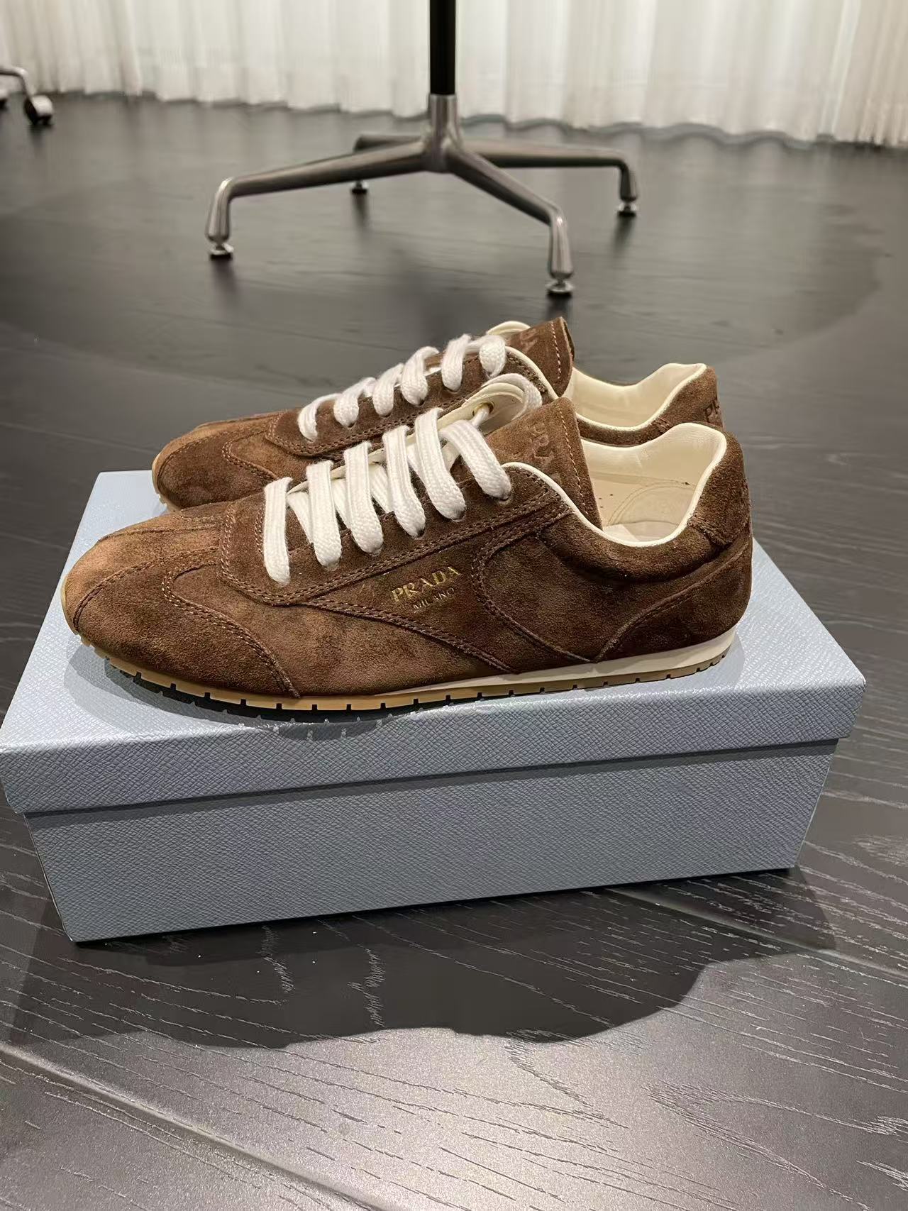 LOVESTAHL Retro Suede Trainer‑Style Sneakers