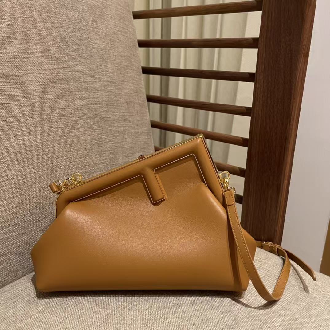 LOVESTAHL Caramel‑Brown Sheepskin Clasp Frame Shoulder Bag