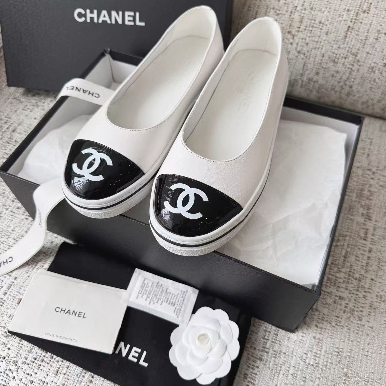 LOVESTAHL Women Color‑block Flat Loafers, Genuine Cow‑Leather Round‑Toe Slip‑on Sneakers, Contrast Patent‑Toe Casual Platform Walking Shoes