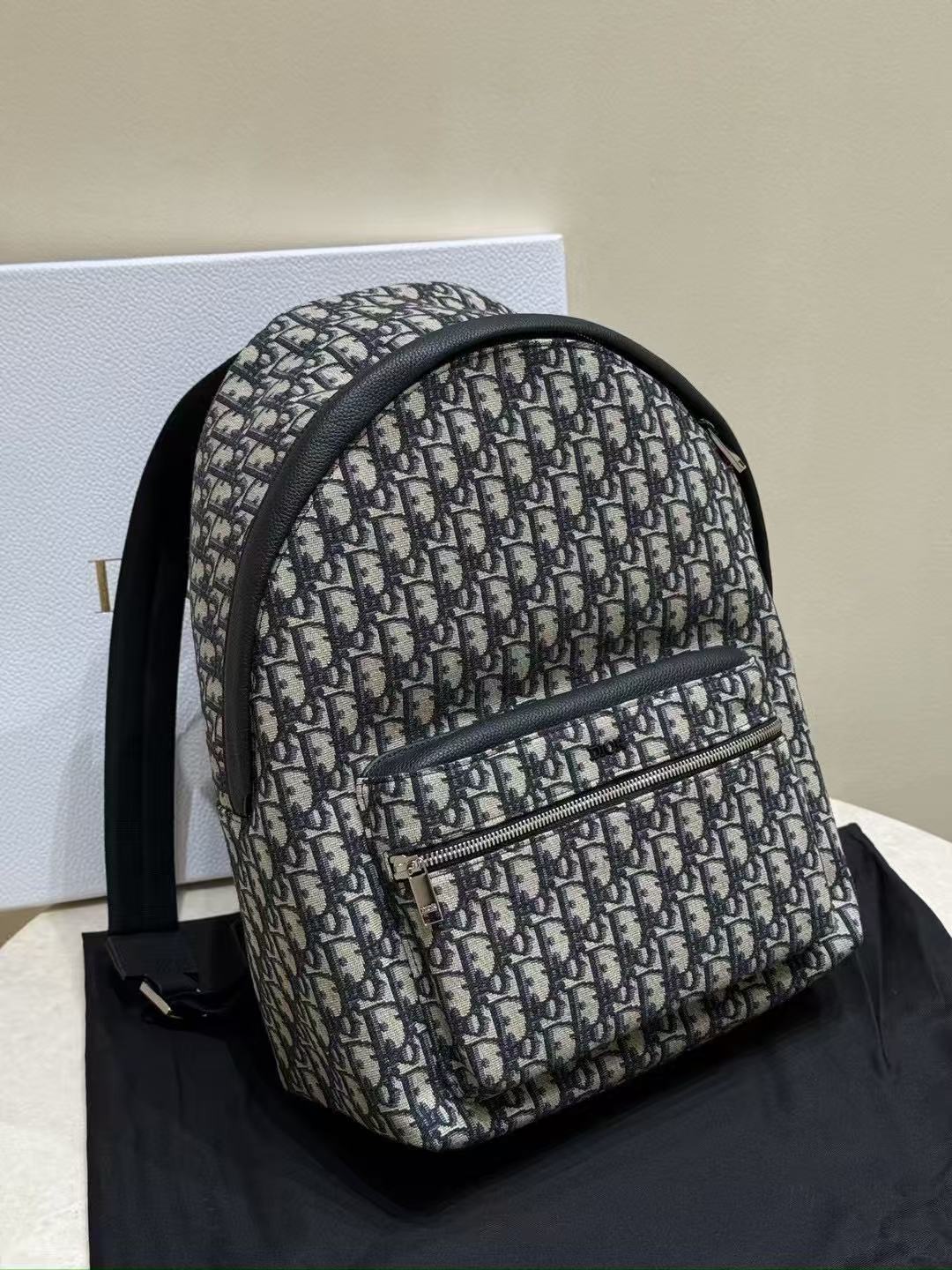 LOVESTAHL Retro Letter Jacquard Canvas Large Capacity Backpack, Lightweight Daily Travel Rucksack