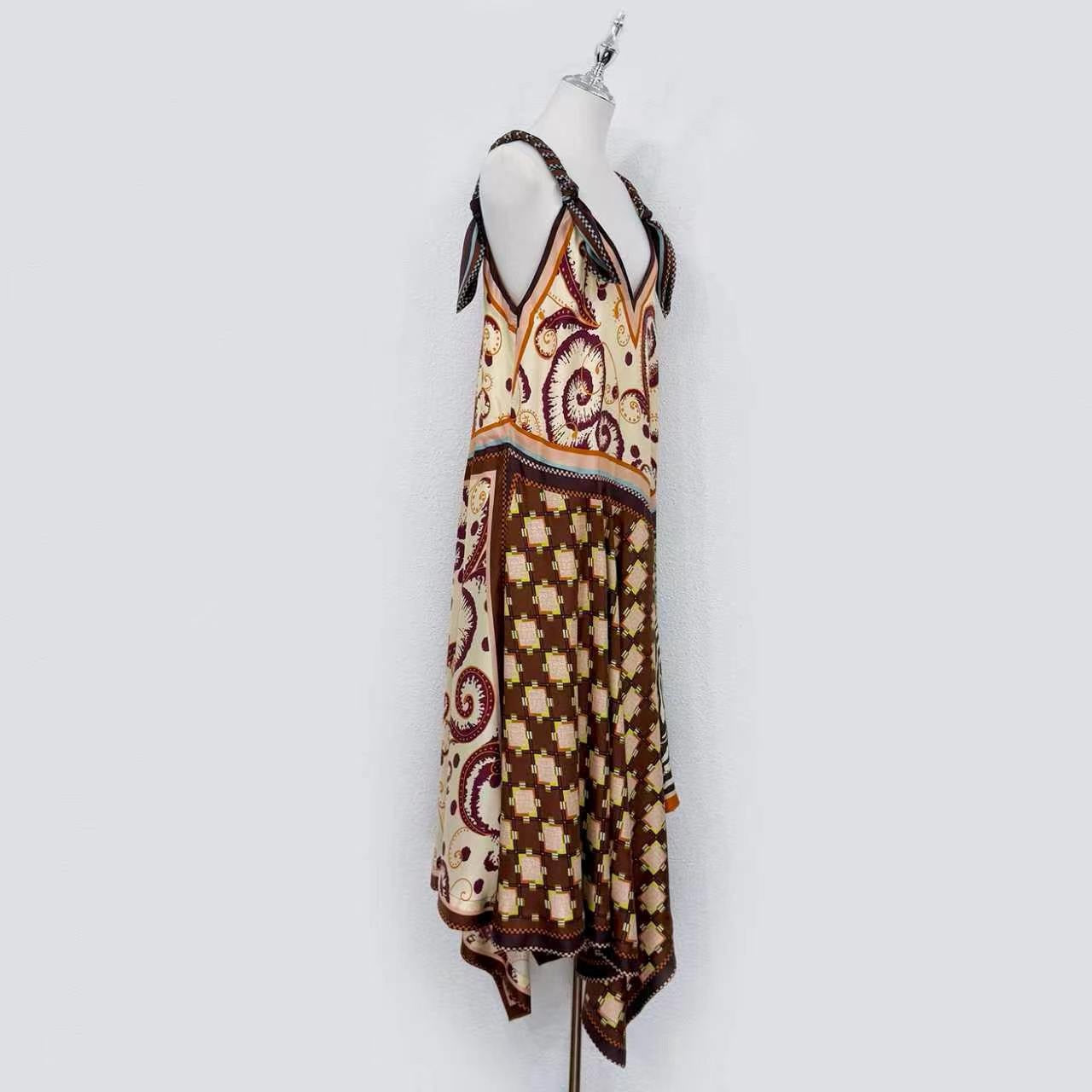 2026 WOMEN Lovestahl Niche Wilson Patchwork Retro Print Silk Slip Maxi Dress Women Bow Tie Spaghetti Strap V Neck Irregular Hanky Hem Luxury 100% Silk Vacation Long Dress Size 6-12 Ready To Ship