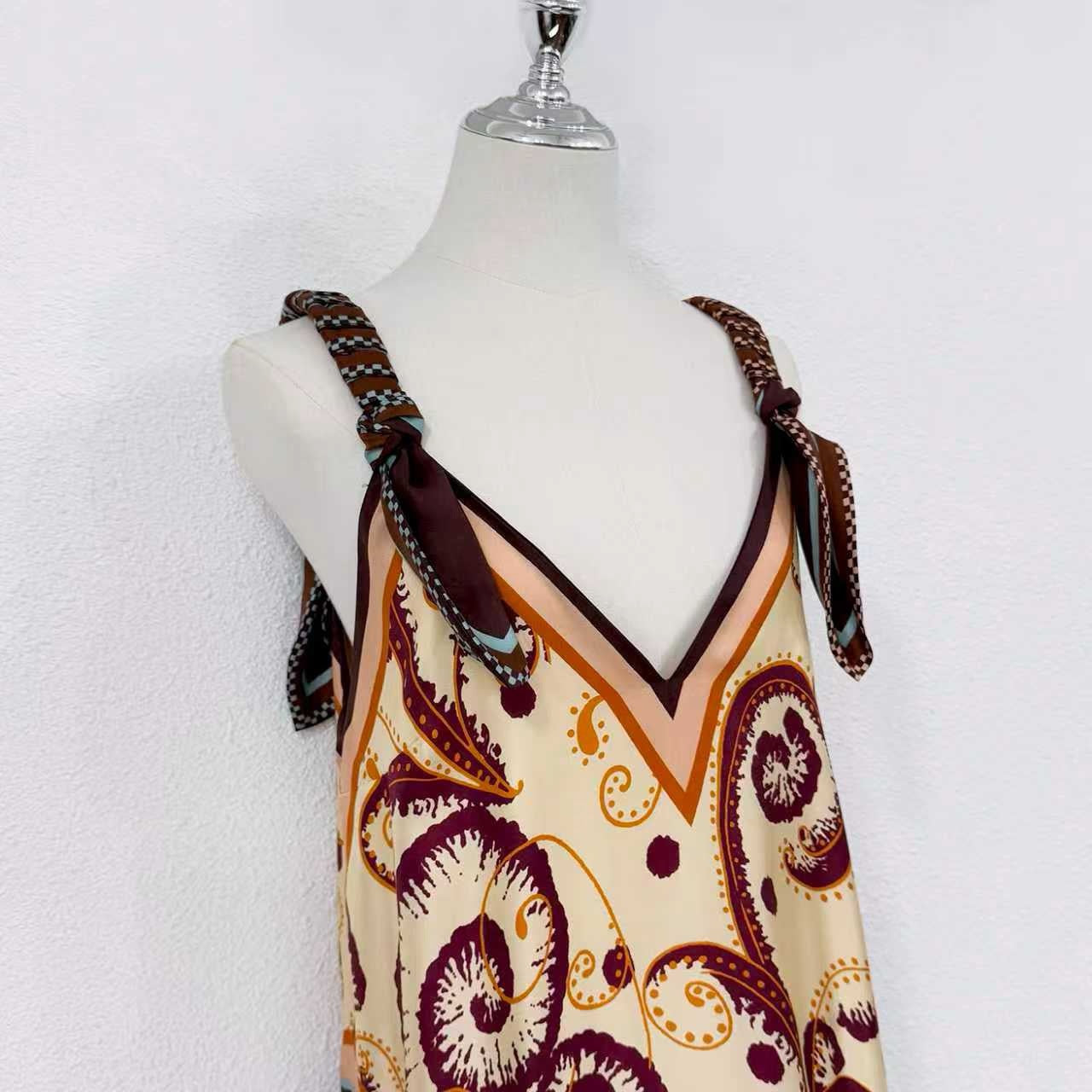 2026 WOMEN Lovestahl Niche Wilson Patchwork Retro Print Silk Slip Maxi Dress Women Bow Tie Spaghetti Strap V Neck Irregular Hanky Hem Luxury 100% Silk Vacation Long Dress Size 6-12 Ready To Ship