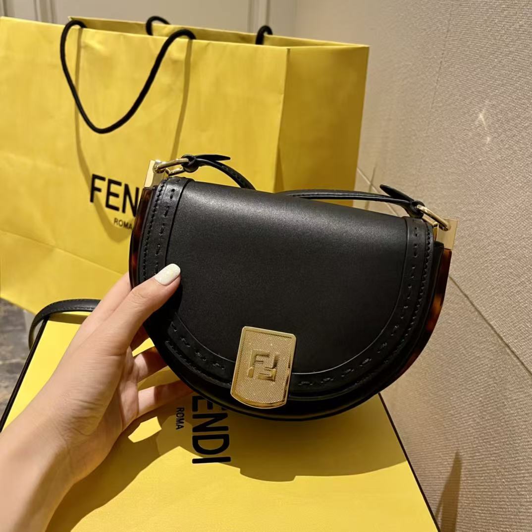LOVESTAHL Moonlight Saddle‑Shape Leather Cross‑Body Bag