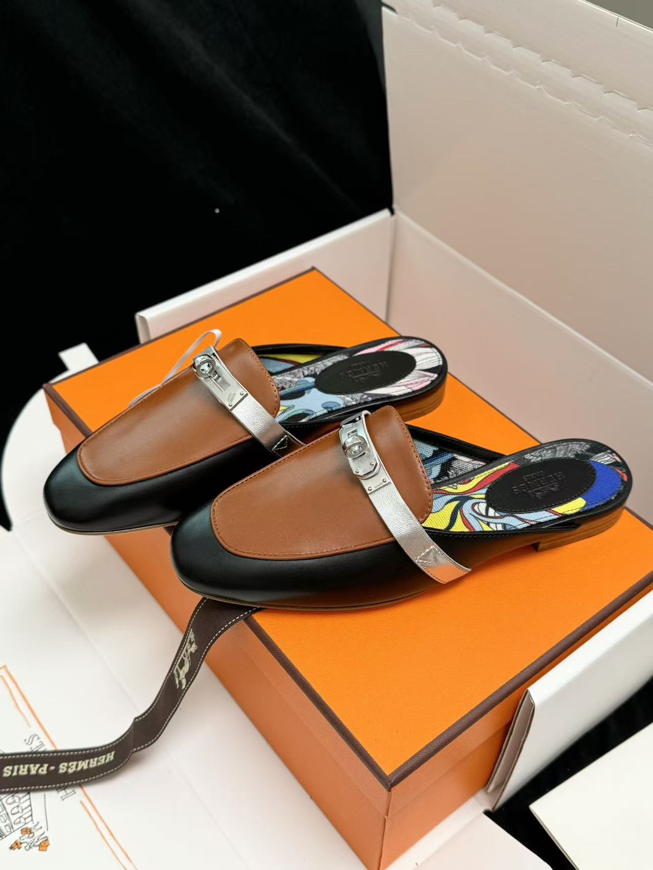LOVESTAHL Kelly Calfskin Loafers & Backless Mules, Printed Canvas Lining Tassel Metal Buckle Slip On Flat Shoes For Women