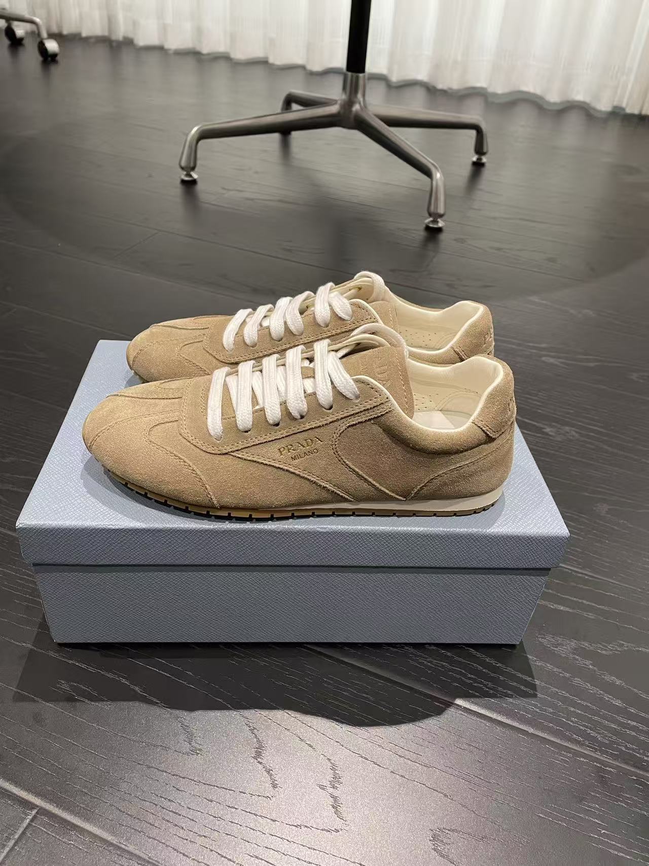 LOVESTAHL Retro Suede Trainer‑Style Sneakers