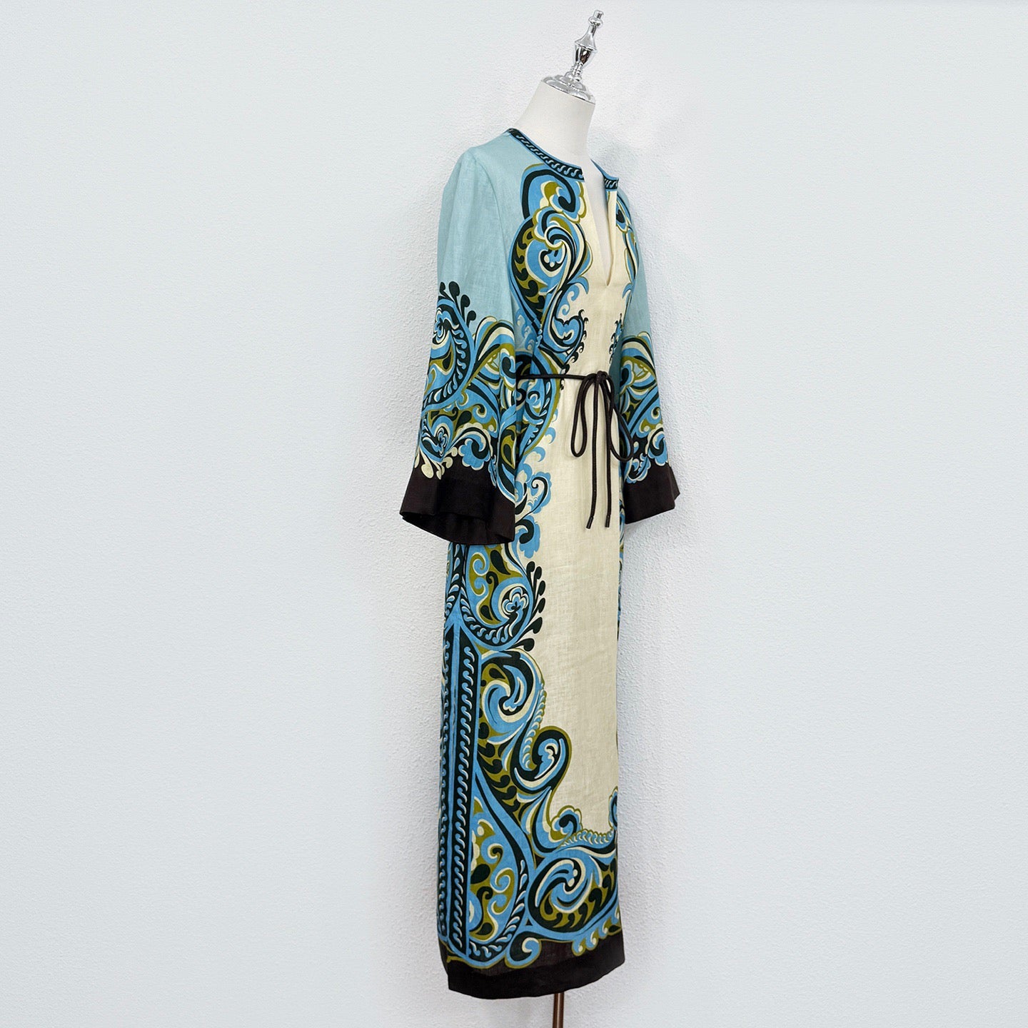 2026 WOMEN Lovestahl Hot Sale Natalia Vintage Paisley Print Linen Maxi Dress Women V Neck Flare 3/4 Sleeve Self Tie Waist Loose Vacation Long Dress Sizes 6-12 In Stock
