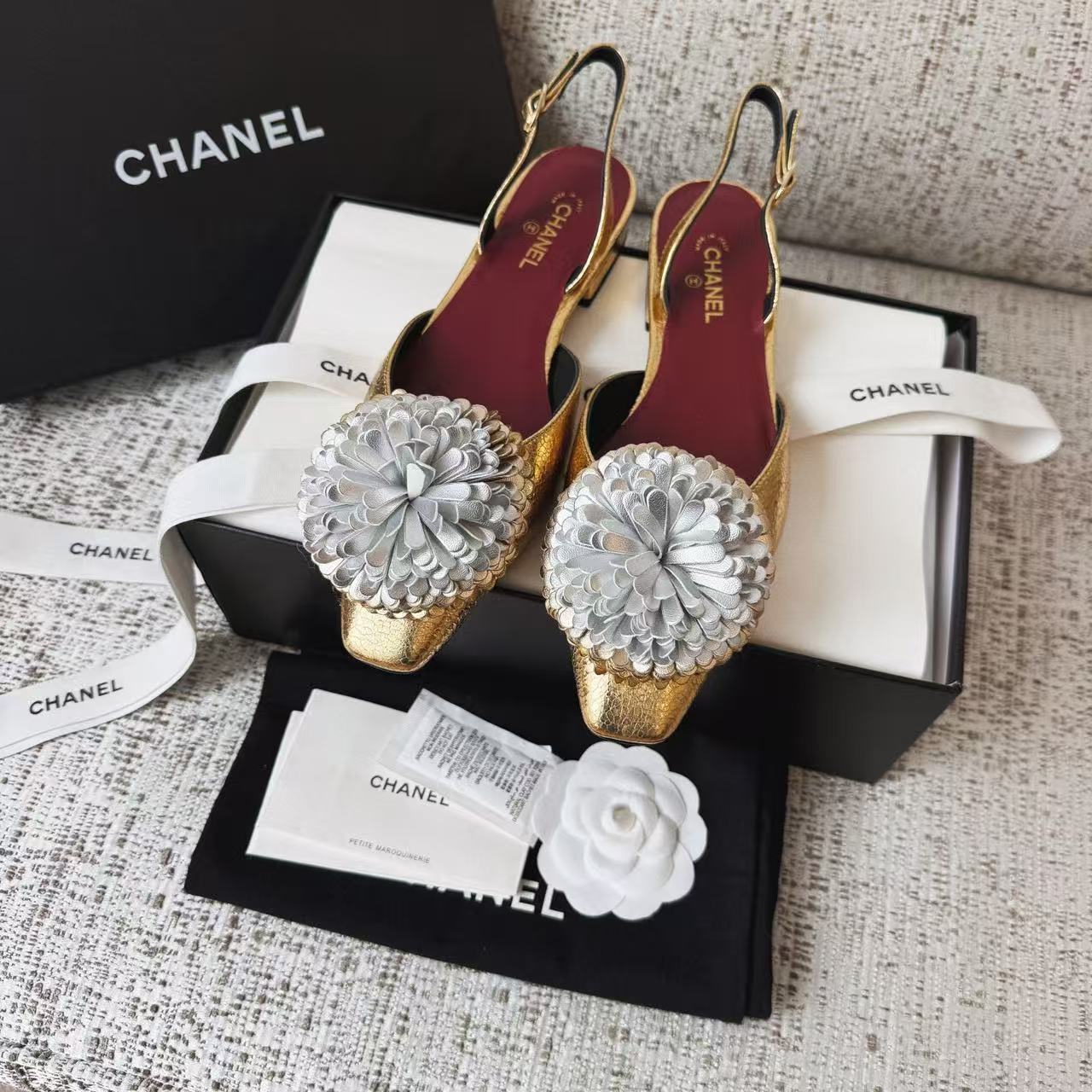 LOVESTAHL Women Sling‑back Flat Pumps, 3D Sequins Flower Square‑Toe Leather Mules, Adjustable Buckle Back‑Strap Elegant Dress Shoes