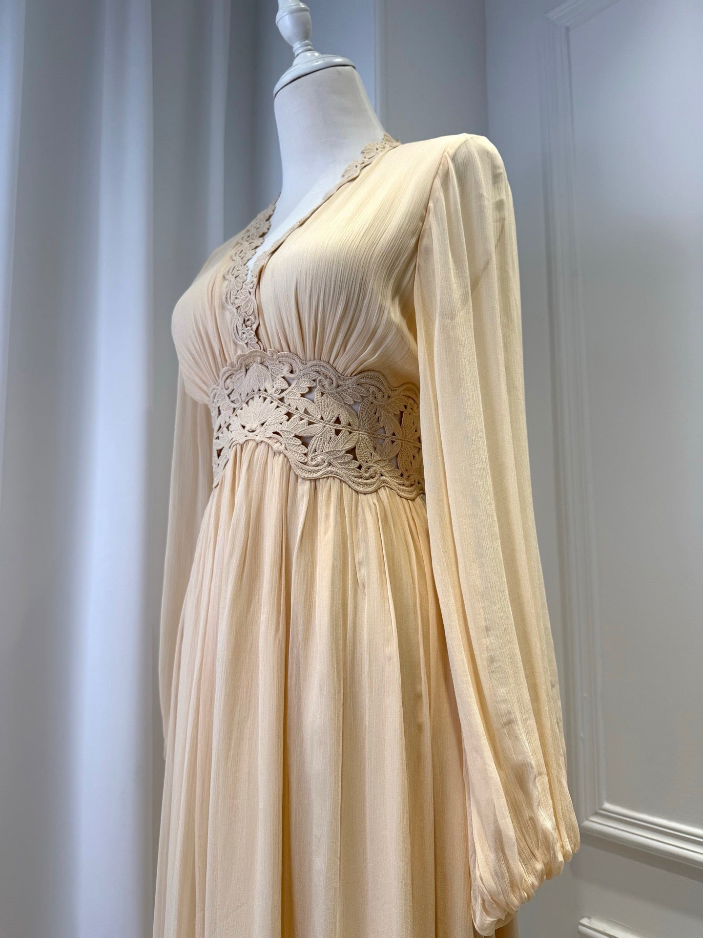 2026 Lovestahl Deep V Lace Puff Sleeve Dress For Wedding Guest