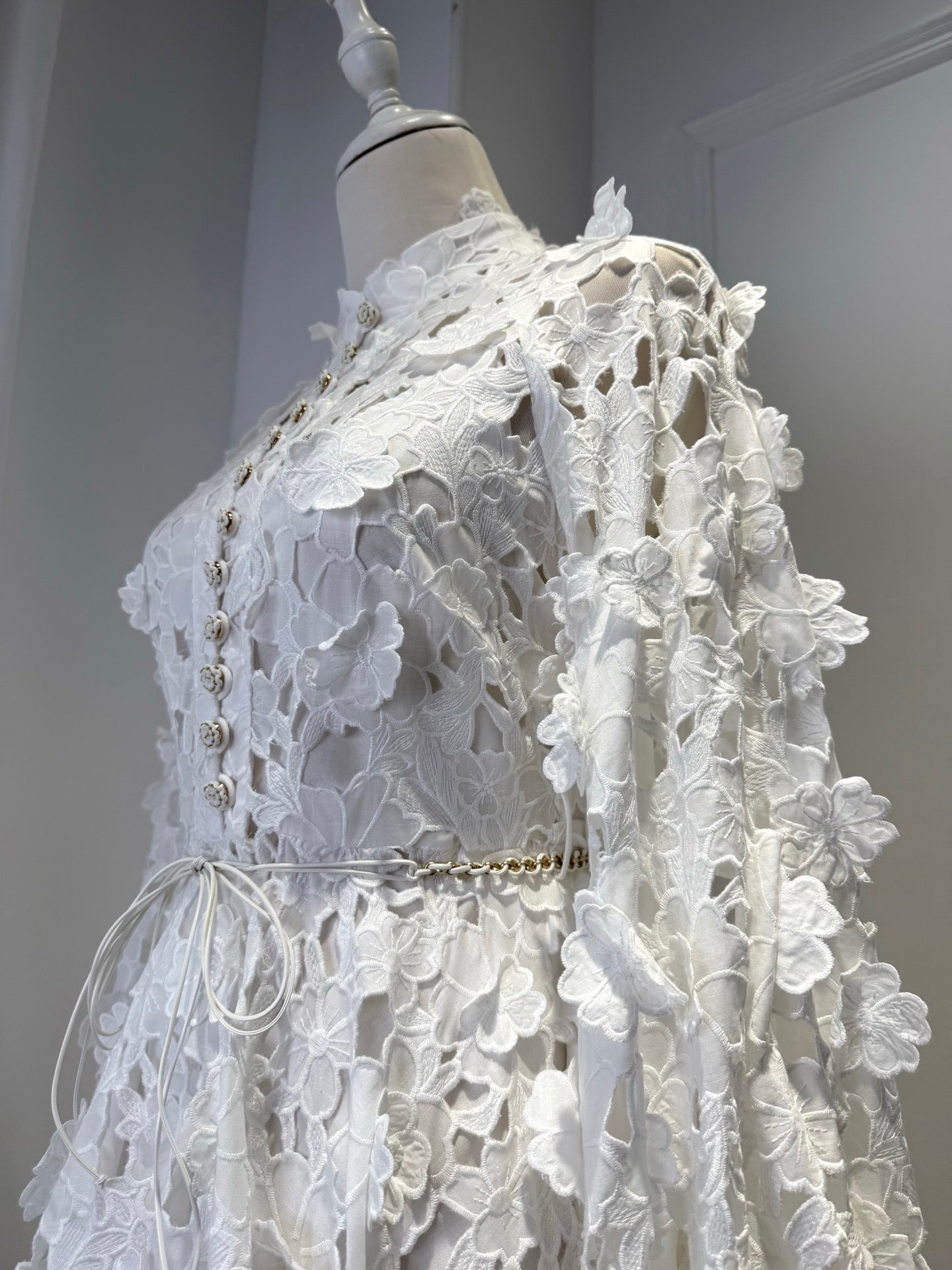 Lovestahl Dreamy White 3D Floral Hollow Lace Mini Dress With Lantern Puff Sleeves And Adjustable Drawstring Waist Perfect For Bridal Shower Beach Wedding