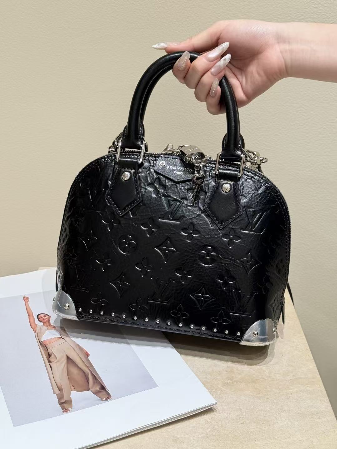 LOVESTAHL Alma Trunk Shell Handbag