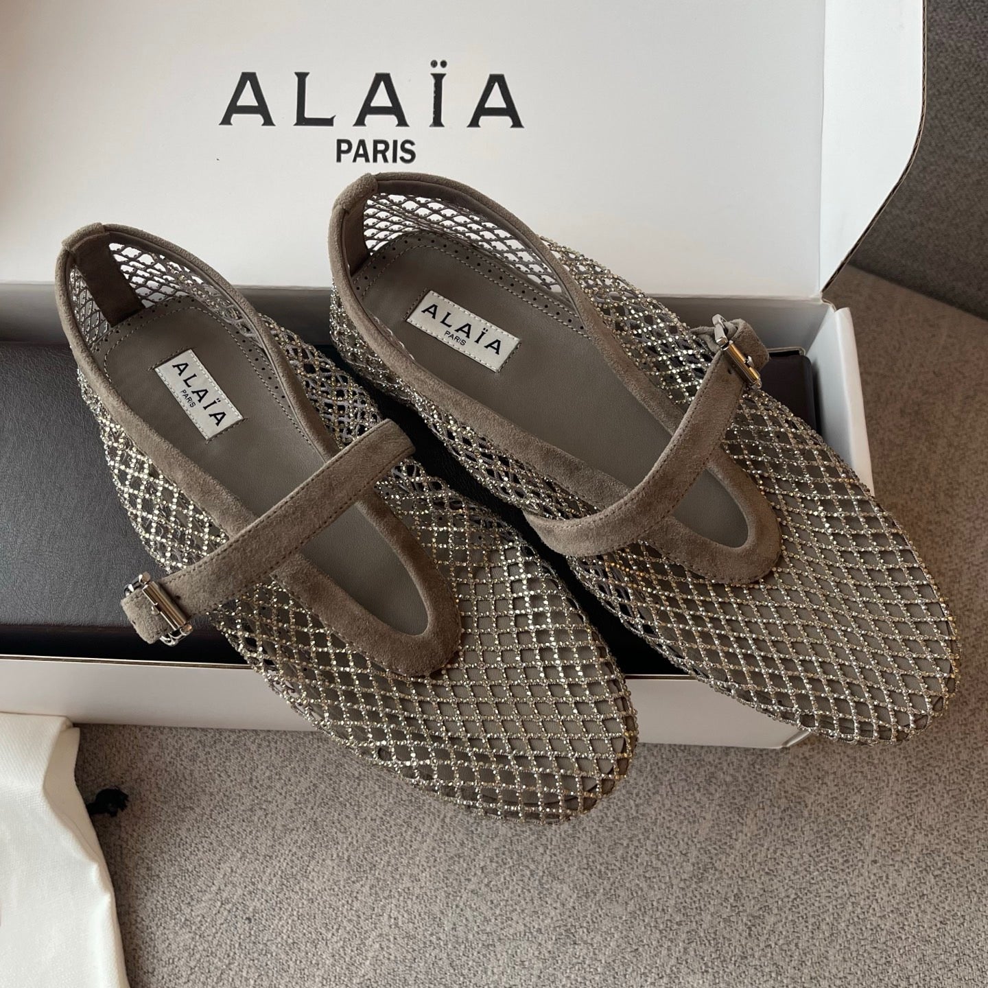 Lovestahl 2026 Full Rhinestone Fishnet Flat Ballet Mary Jane Shoes Soft Sheepskin Breathable Mesh Rhinestone Flats Custom Sizes 35-41