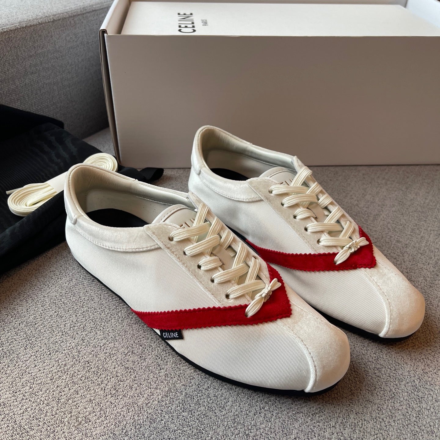 Lovestahl 2026 New The Flat Series Retro Color Block Lace-Up Trainers Ballet Style Round Toe Sneakers Removable Metal Ornament Casual Shoes Sizes 35-41