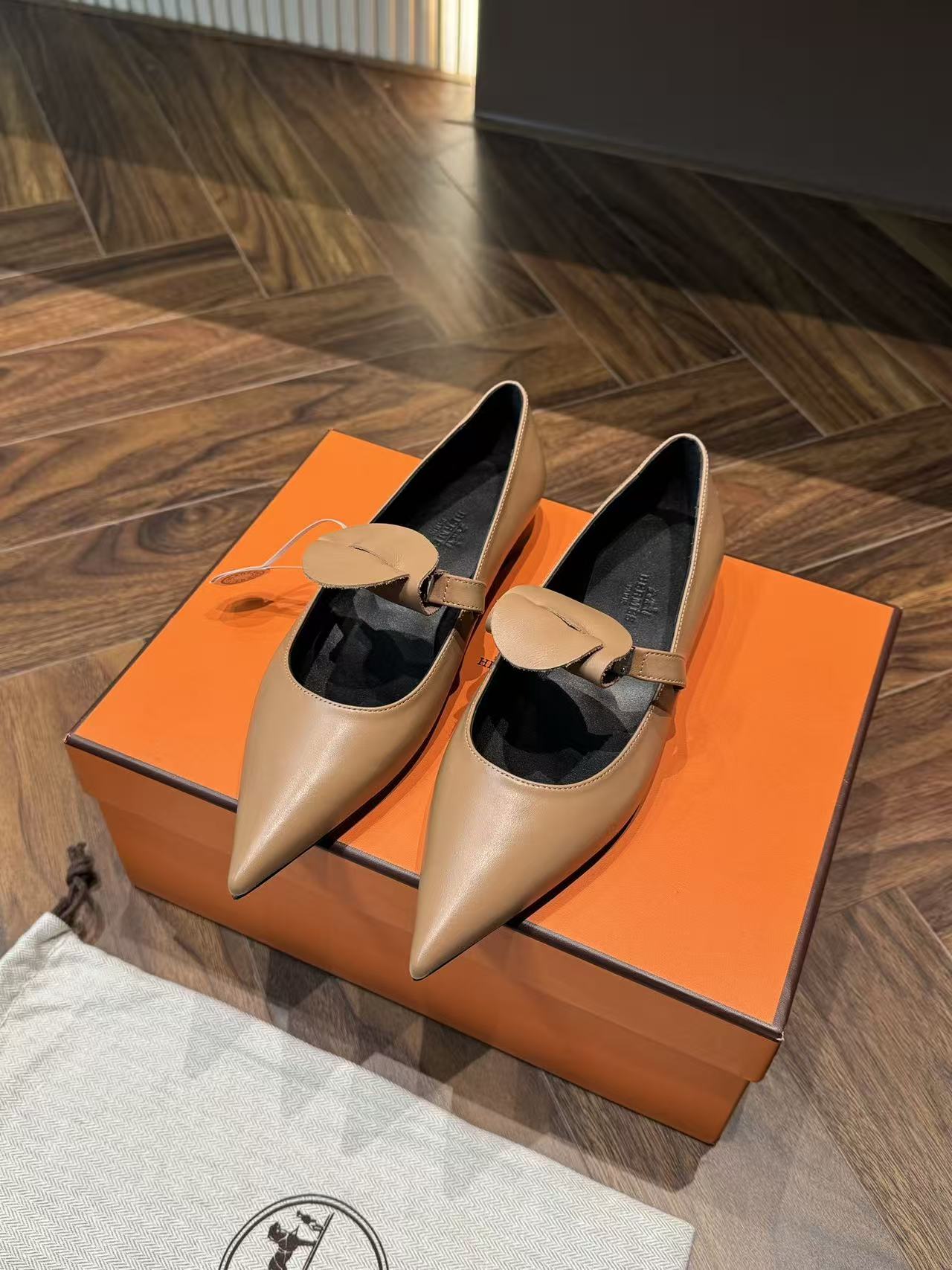 LOVESTAHL Pointed Toe Kelly Buckle Mary Jane Flats Imported Calfskin Suede Sheepskin Lining Italian Genuine Leather Injection Flat Shoes For Women Spring Summer