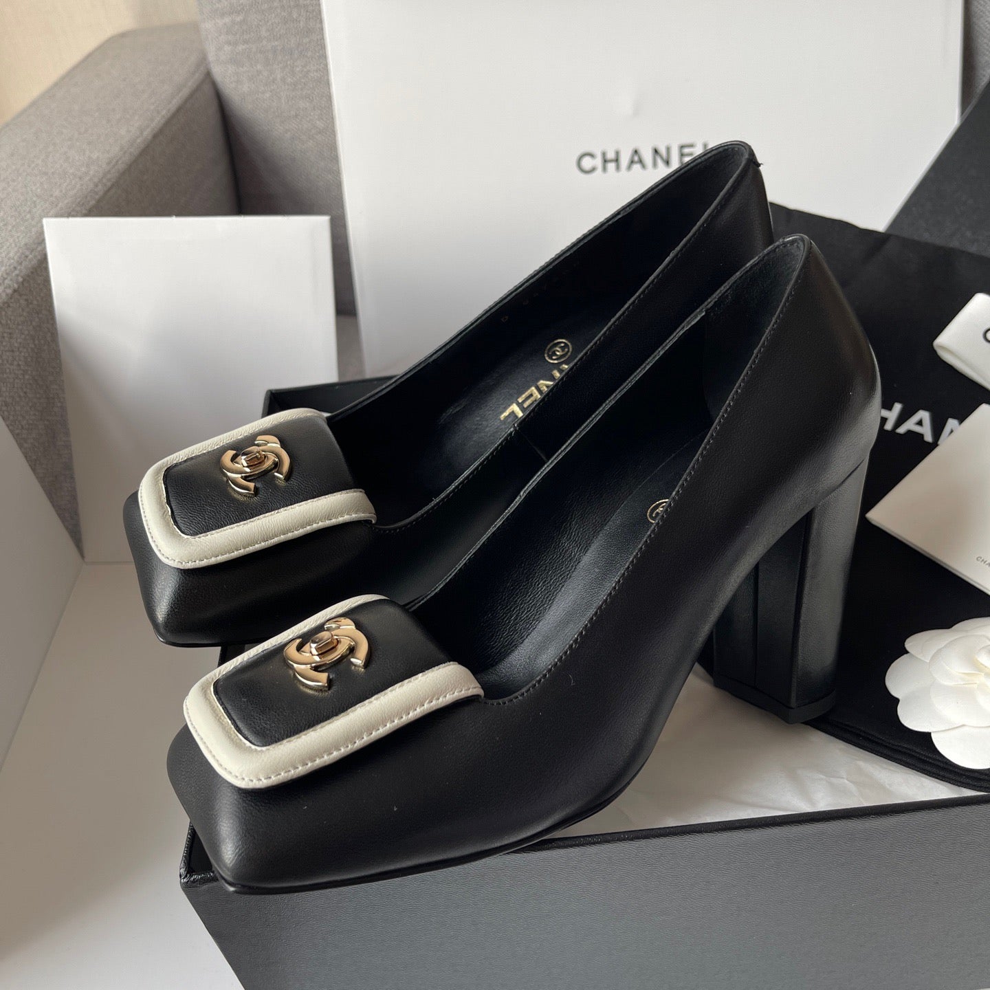 Lovestahl 26S Square Toe Metal Buckle Block Heel Pumps Vintage French Genuine Lambskin 9CM Leather Heel Dress Shoes Sizes 35-41