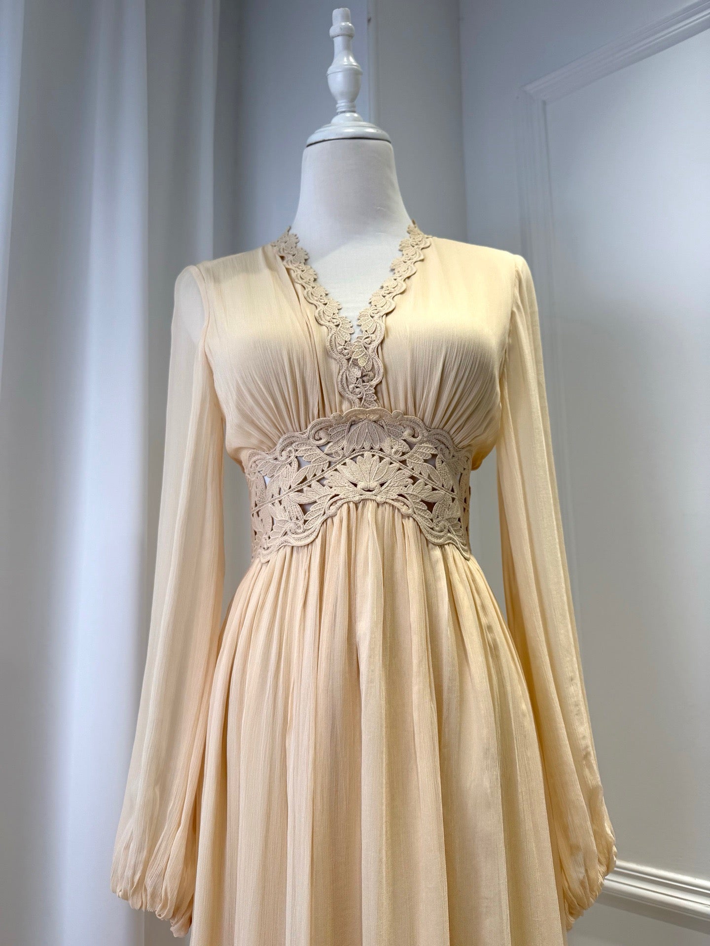 2026 Lovestahl Deep V Lace Puff Sleeve Dress For Wedding Guest