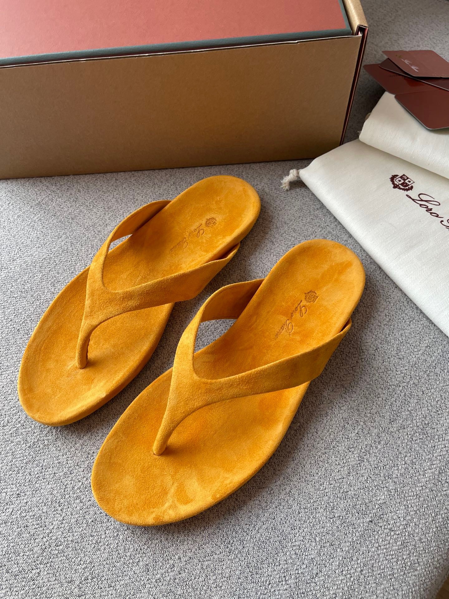 Lovestahl 2026 New Velvet Thong Sandals Luxury Old Money Style Arch Support PU Platform TPU Outsole Breathable Vacation Flip Flops Sizes 35-40
