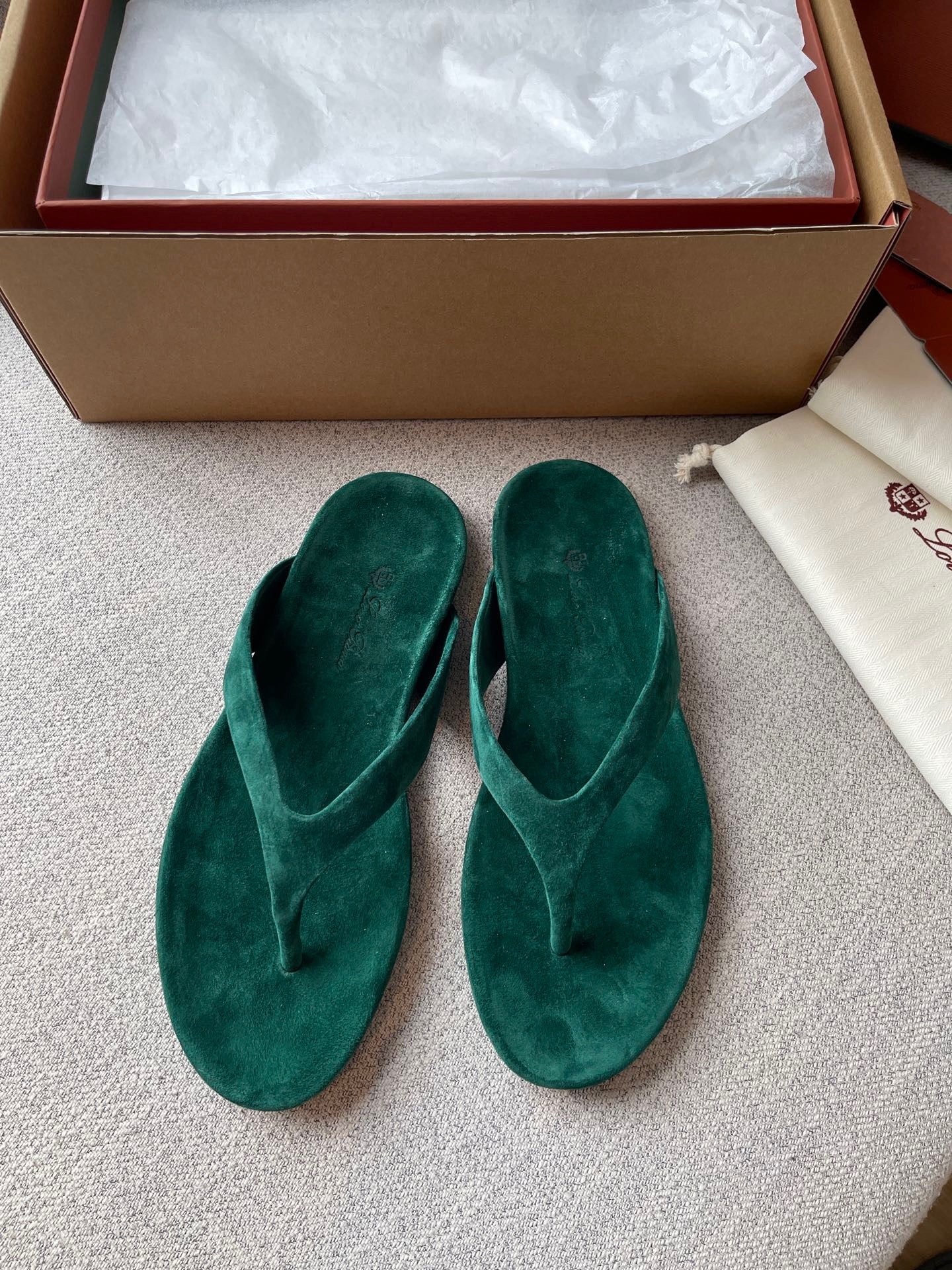 Lovestahl 2026 New Velvet Thong Sandals Luxury Old Money Style Arch Support PU Platform TPU Outsole Breathable Vacation Flip Flops Sizes 35-40